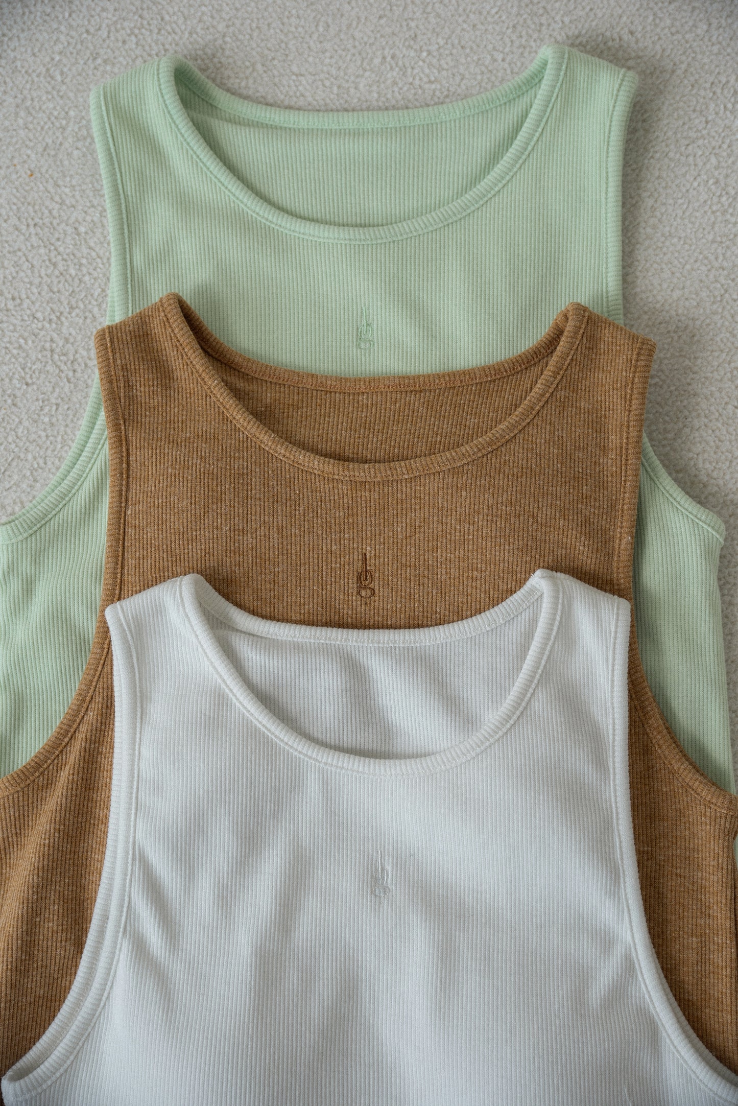 embroidery rib tank top