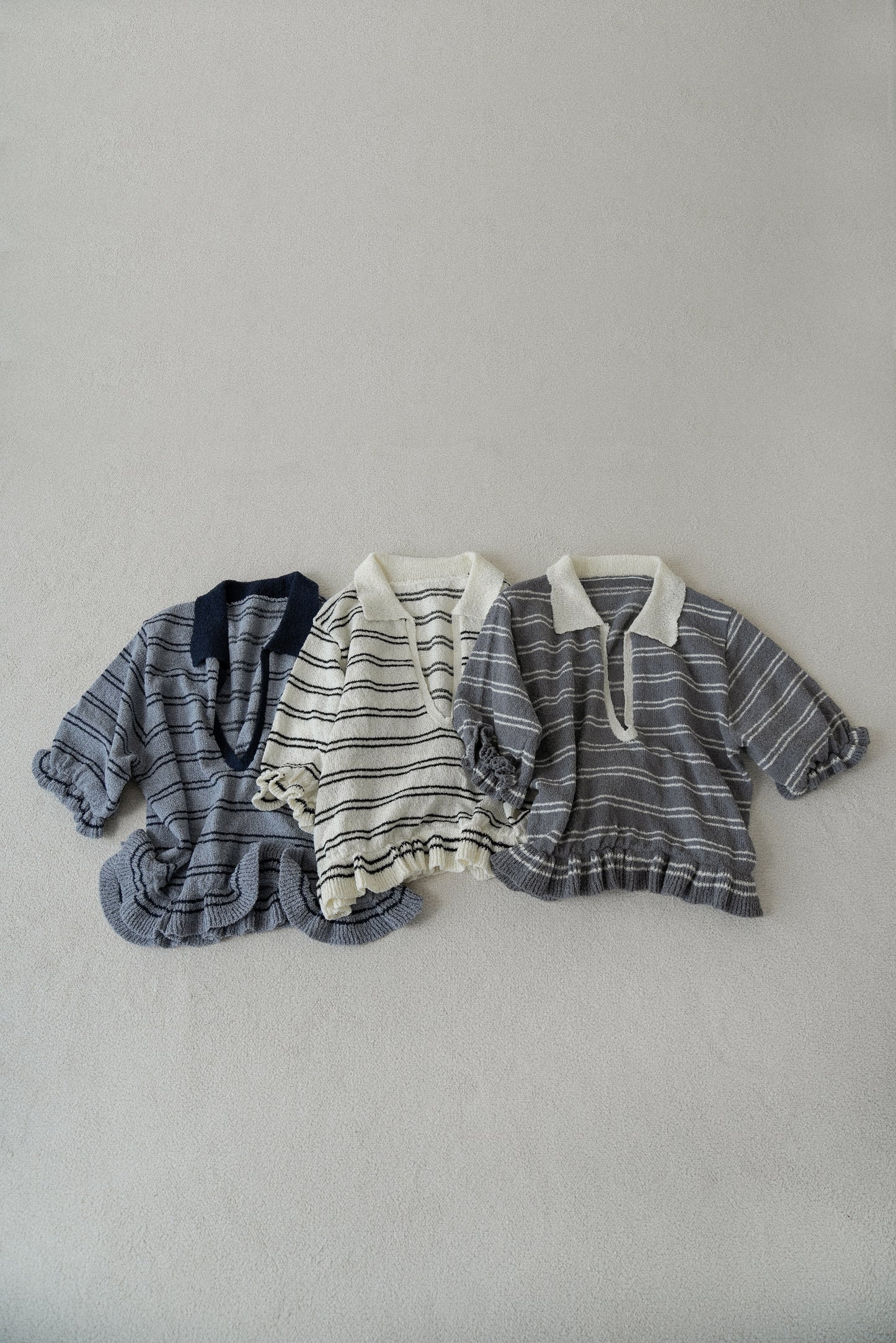 u neck frill border knit tops