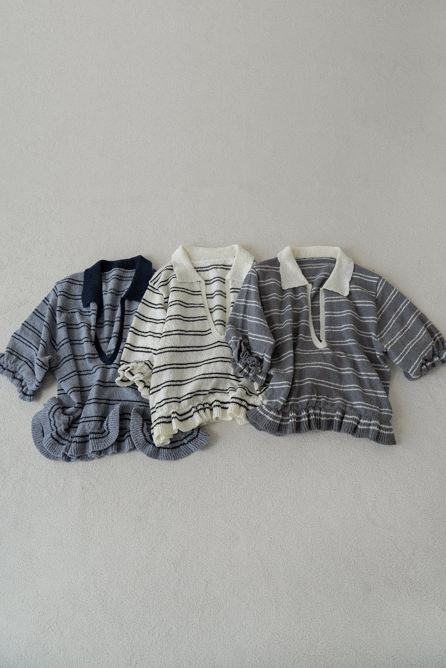 u neck frill border knit tops