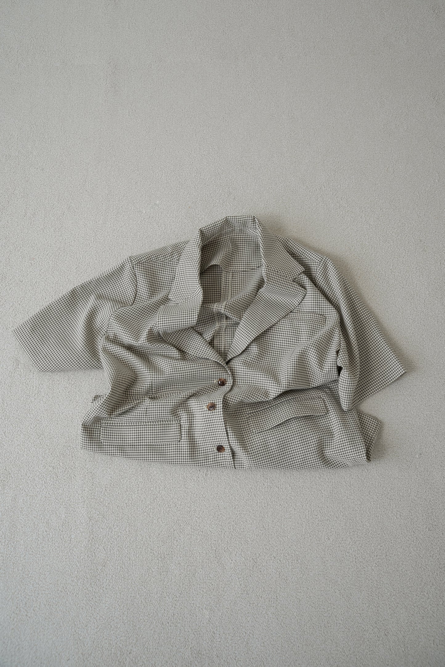 pocket point small button check jacket