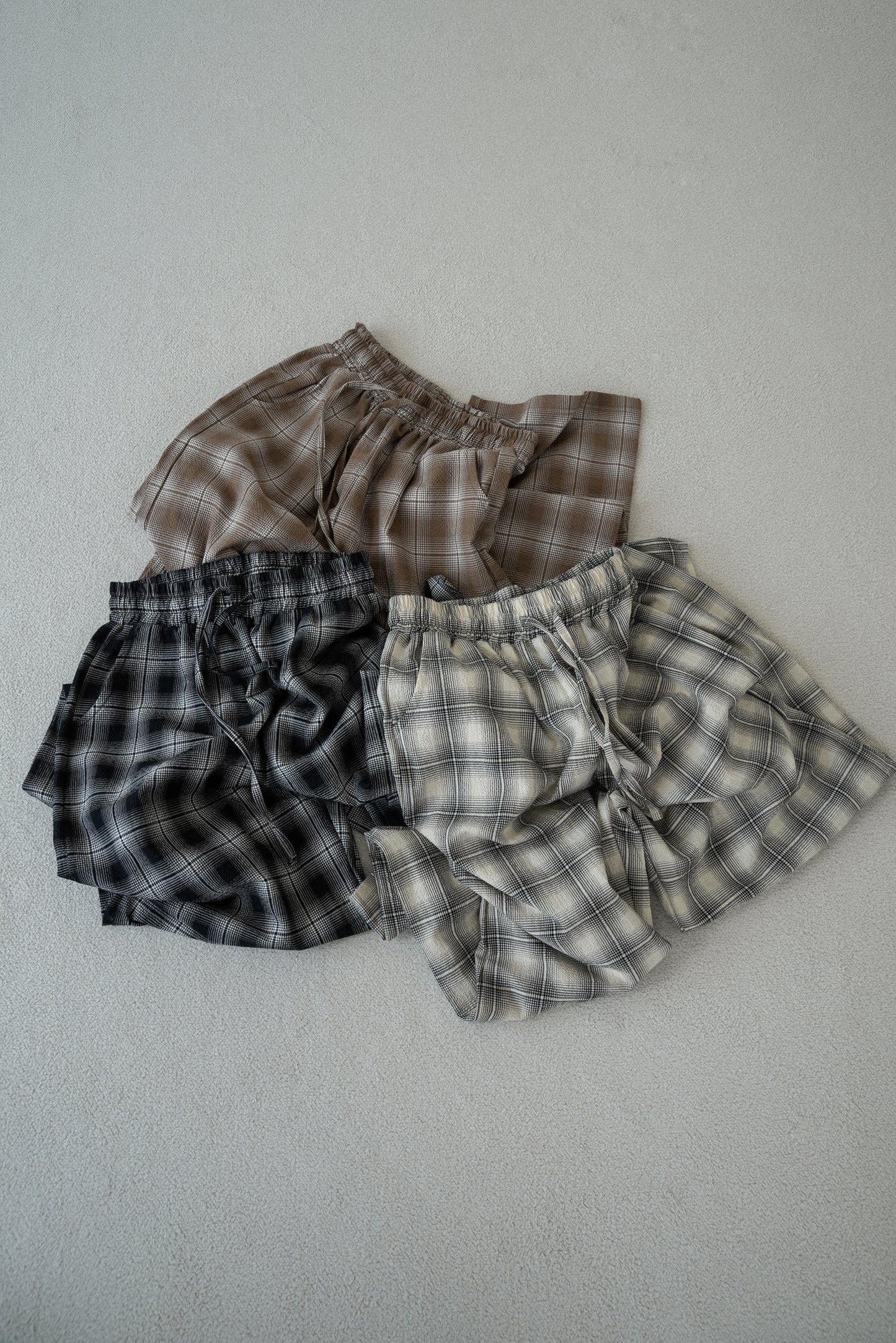 check easy relaxed pants
