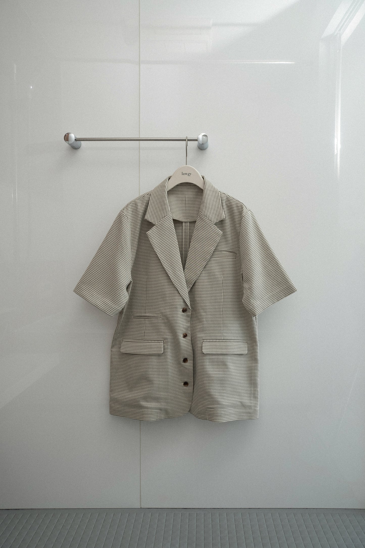 pocket point small button check jacket