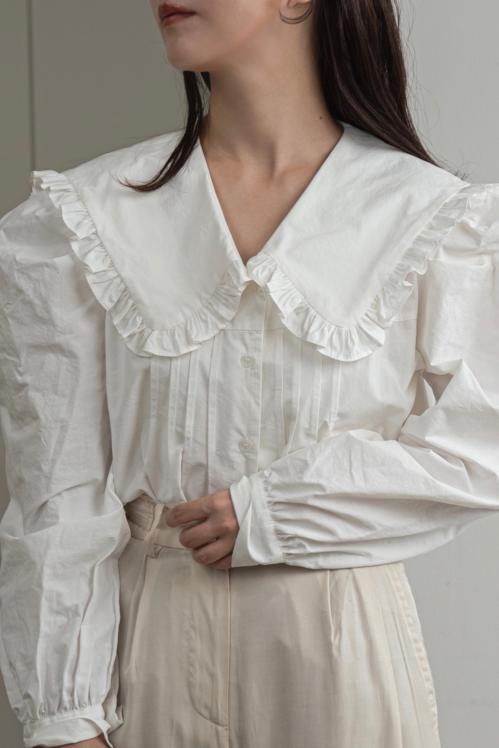 baybee pin tuck frill blouse (white)