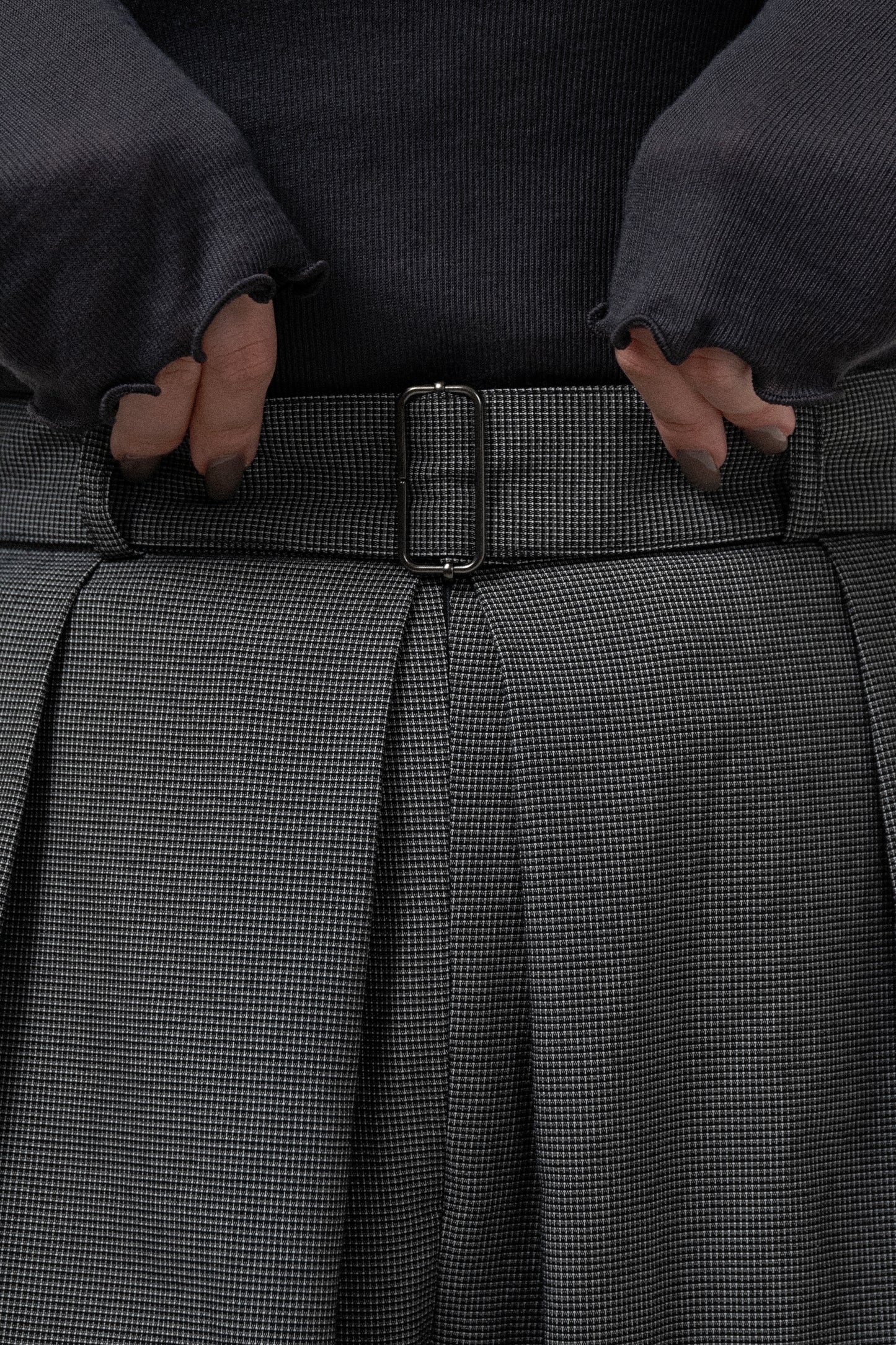 belt set center tuck check pants