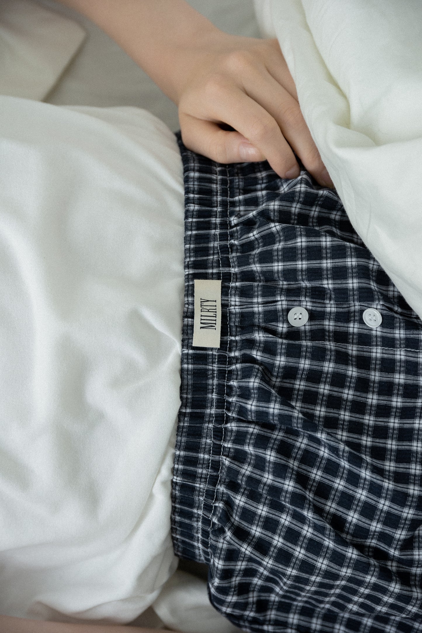minimal check easy pants