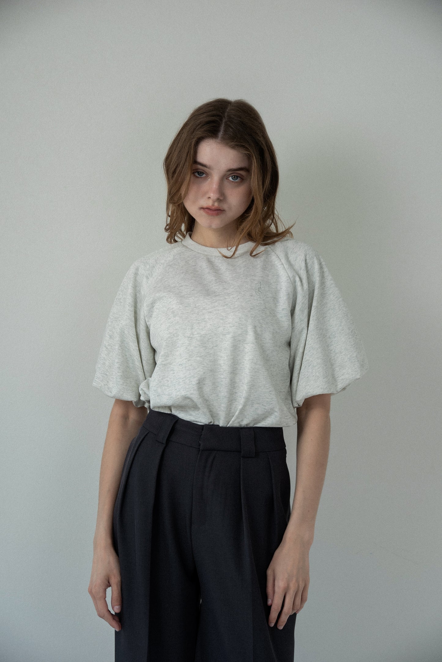 balloon raglan sleeve logo sweat