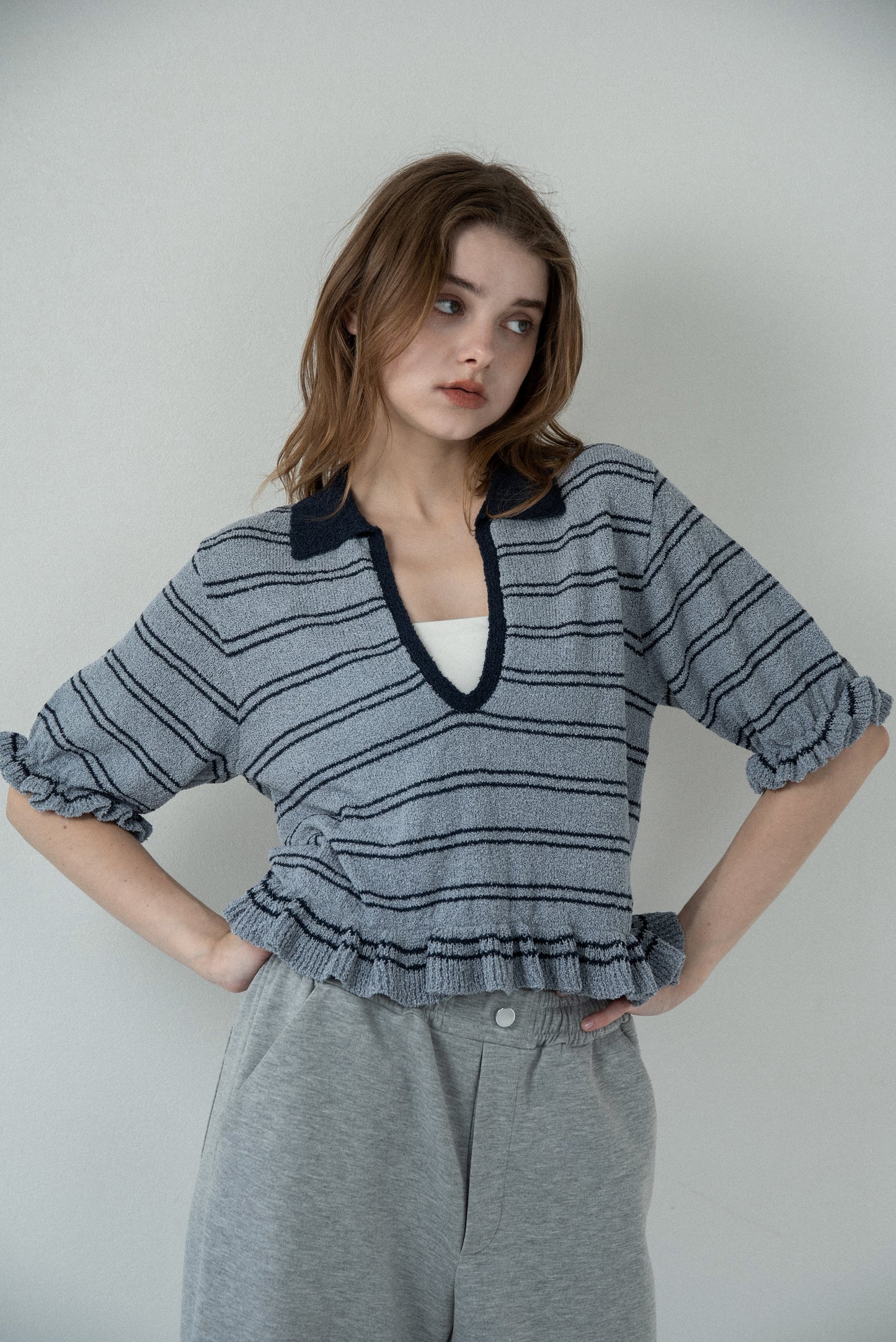 u neck frill border knit tops