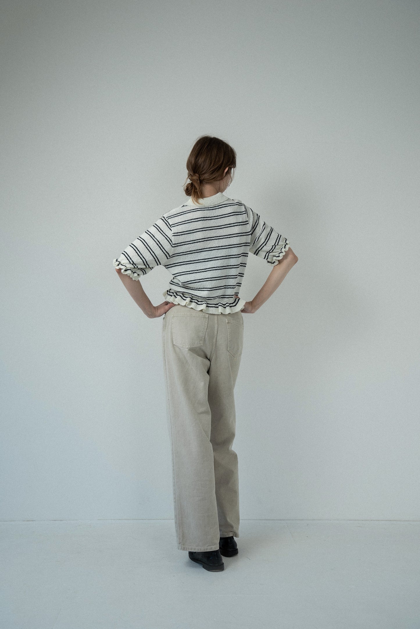 u neck frill border knit tops