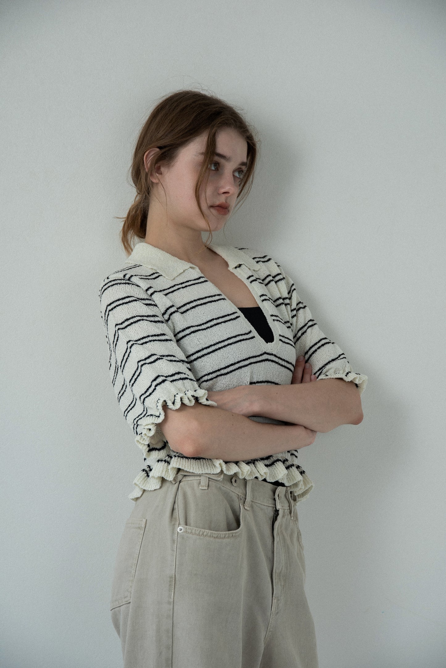 u neck frill border knit tops