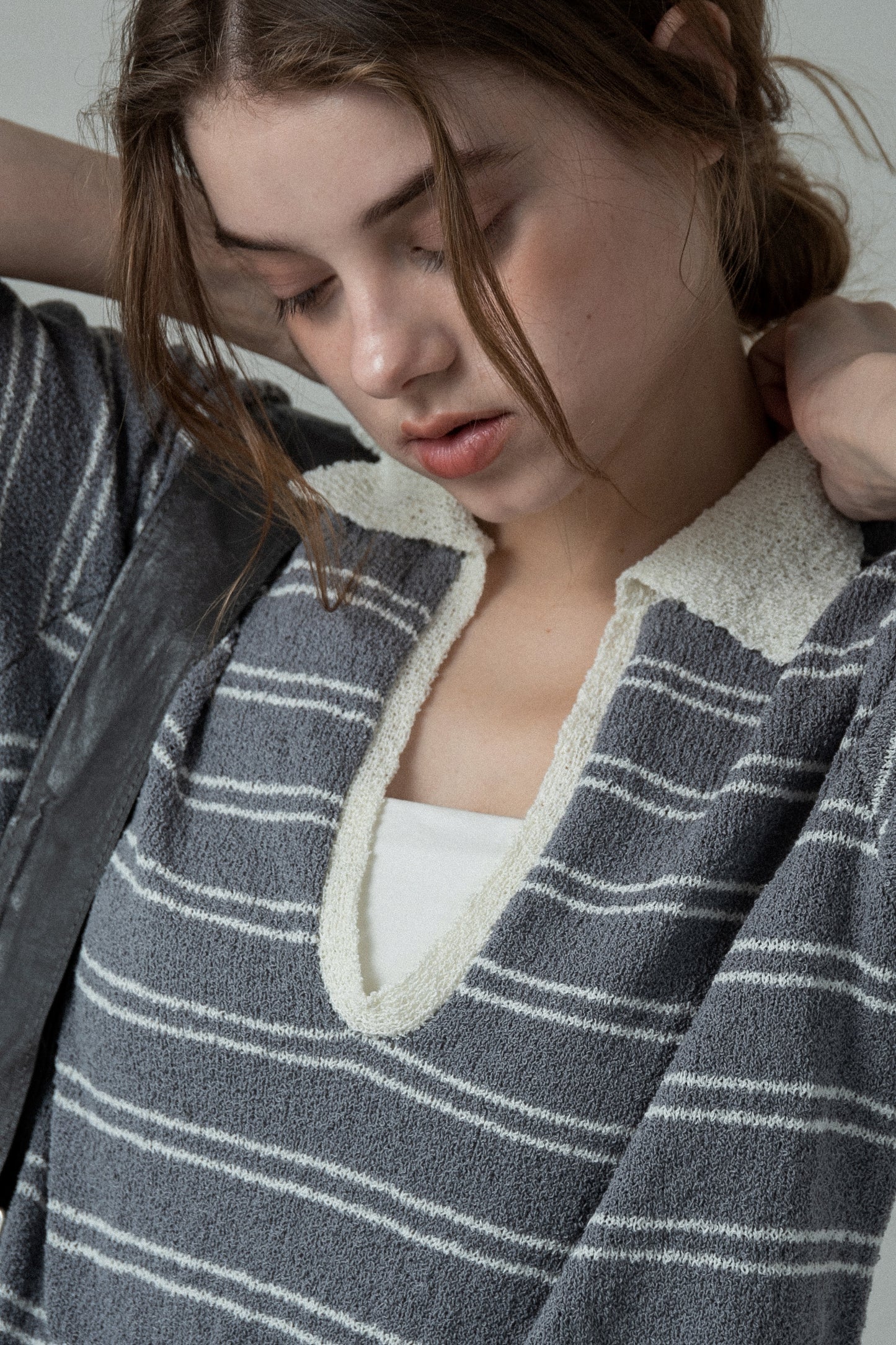 u neck frill border knit tops