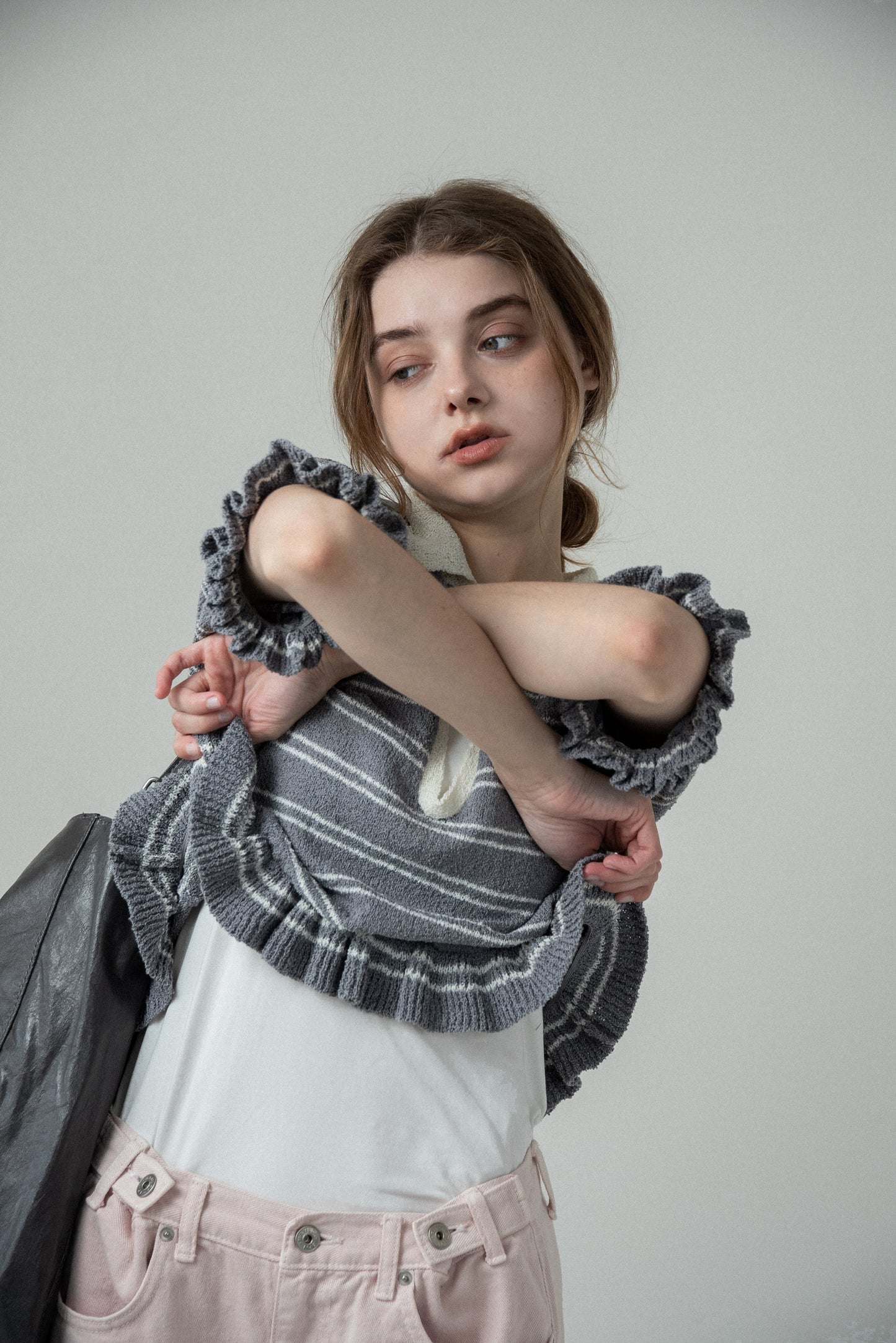 u neck frill border knit tops