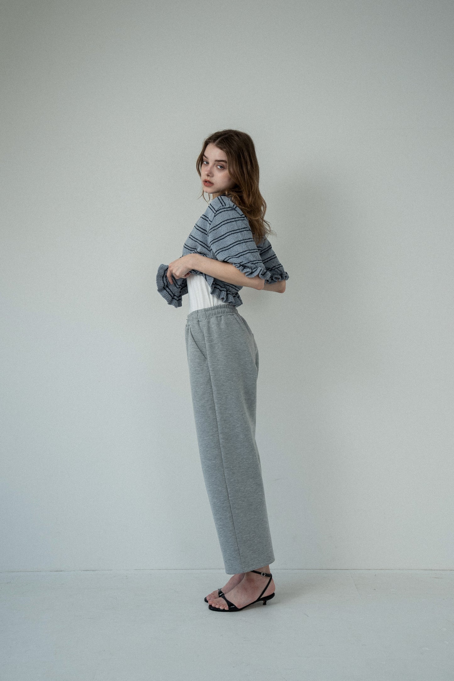 u neck frill border knit tops
