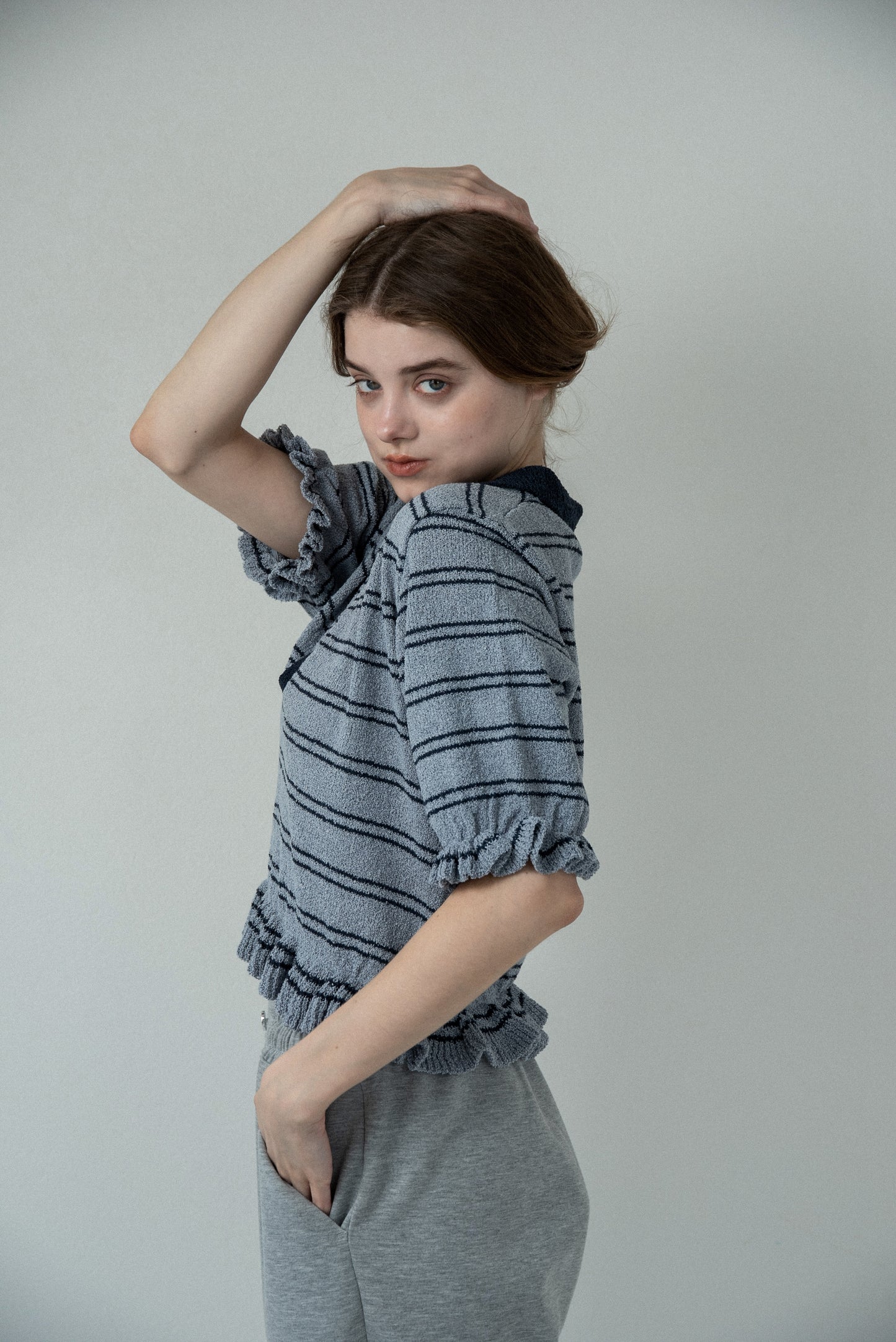 u neck frill border knit tops