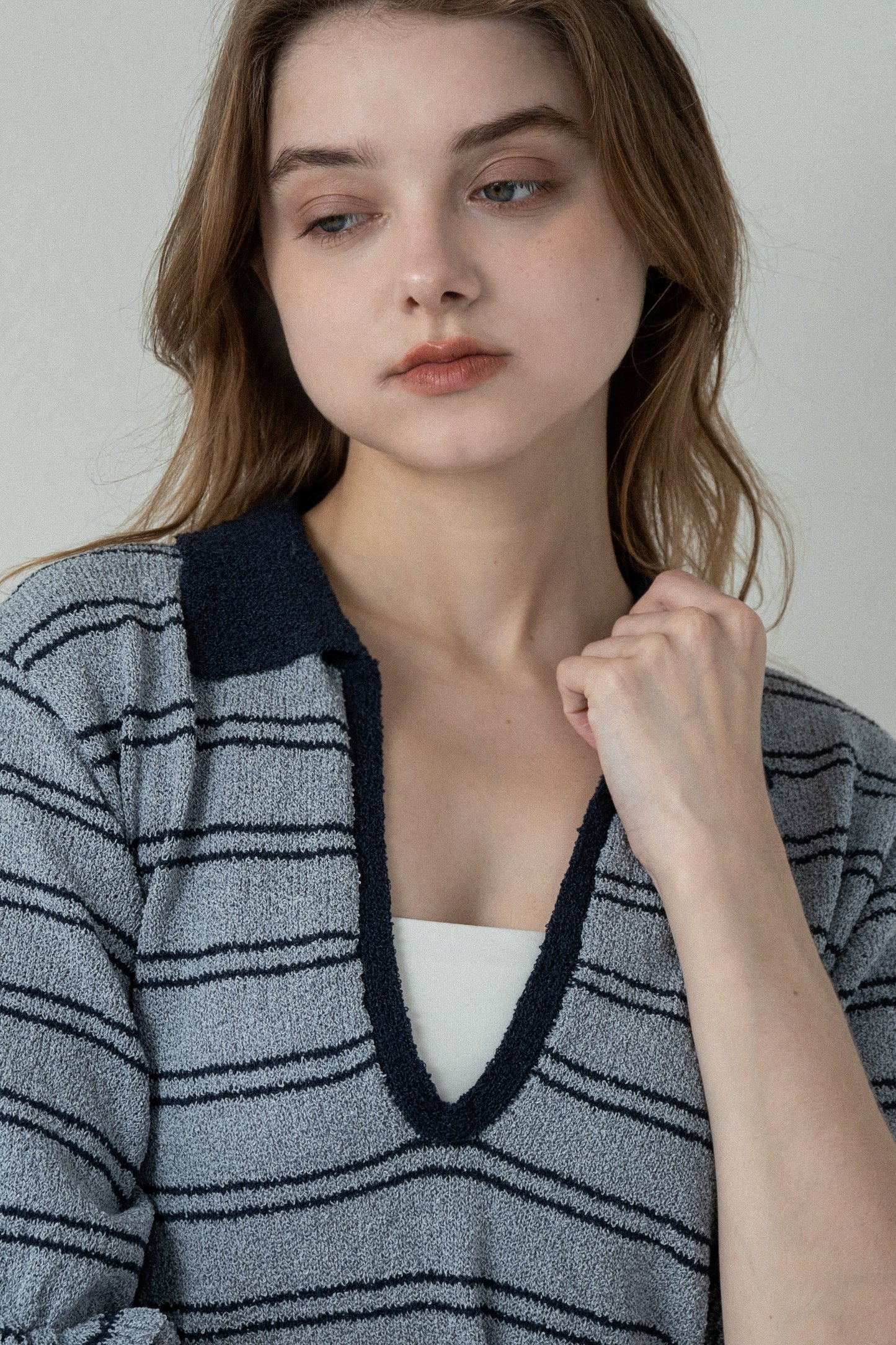 u neck frill border knit tops
