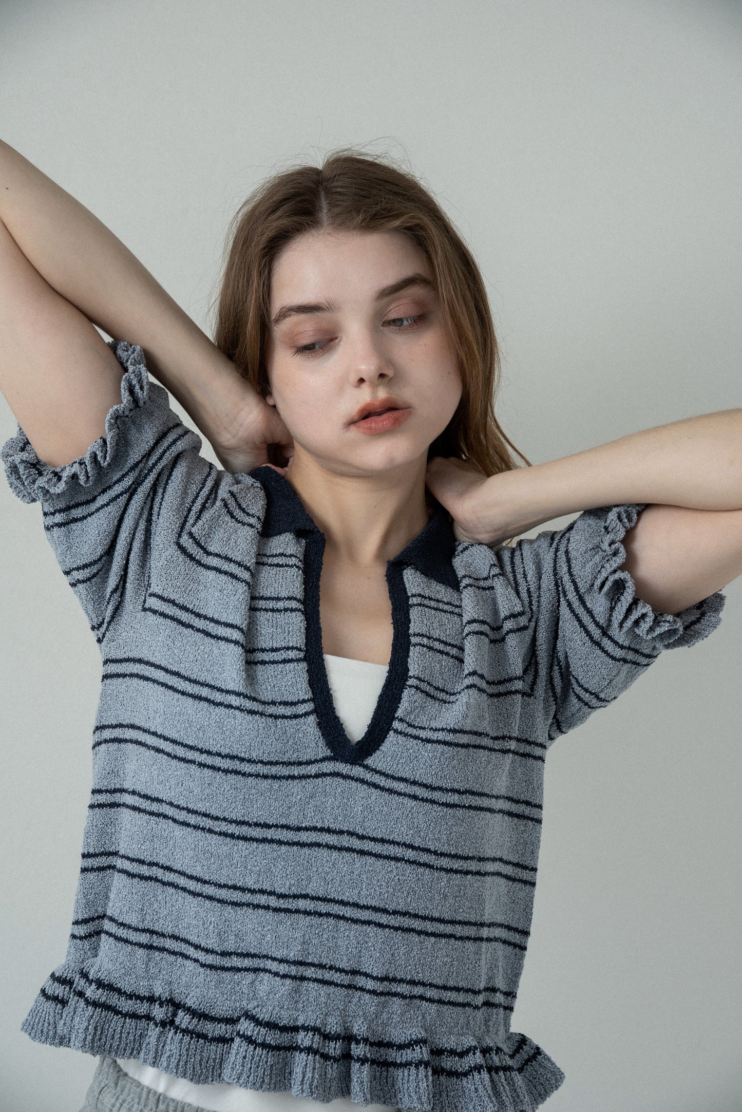 u neck frill border knit tops