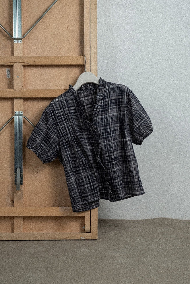check frill trim blouse【eim plus+限定アイテム】