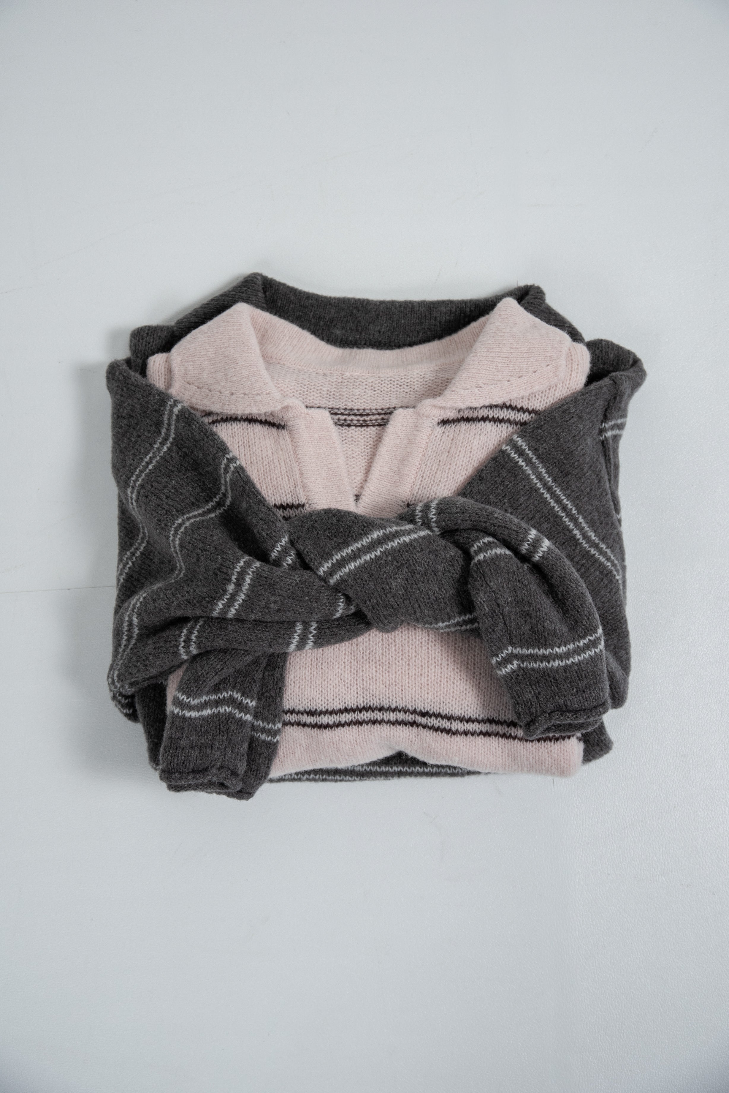 loose double border key neck knit – eim online（エイム オンライン）
