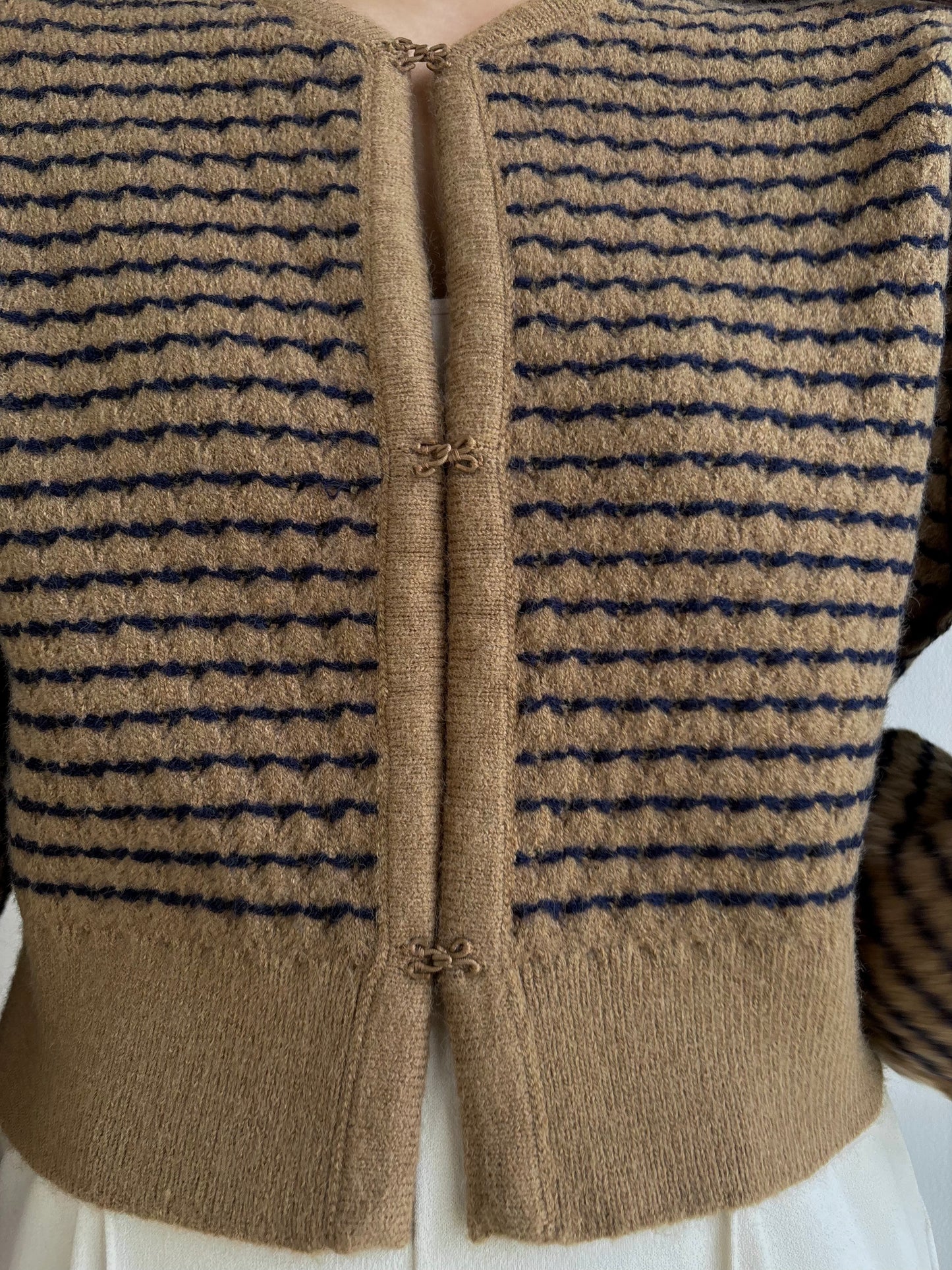 reversible pattern front point knit