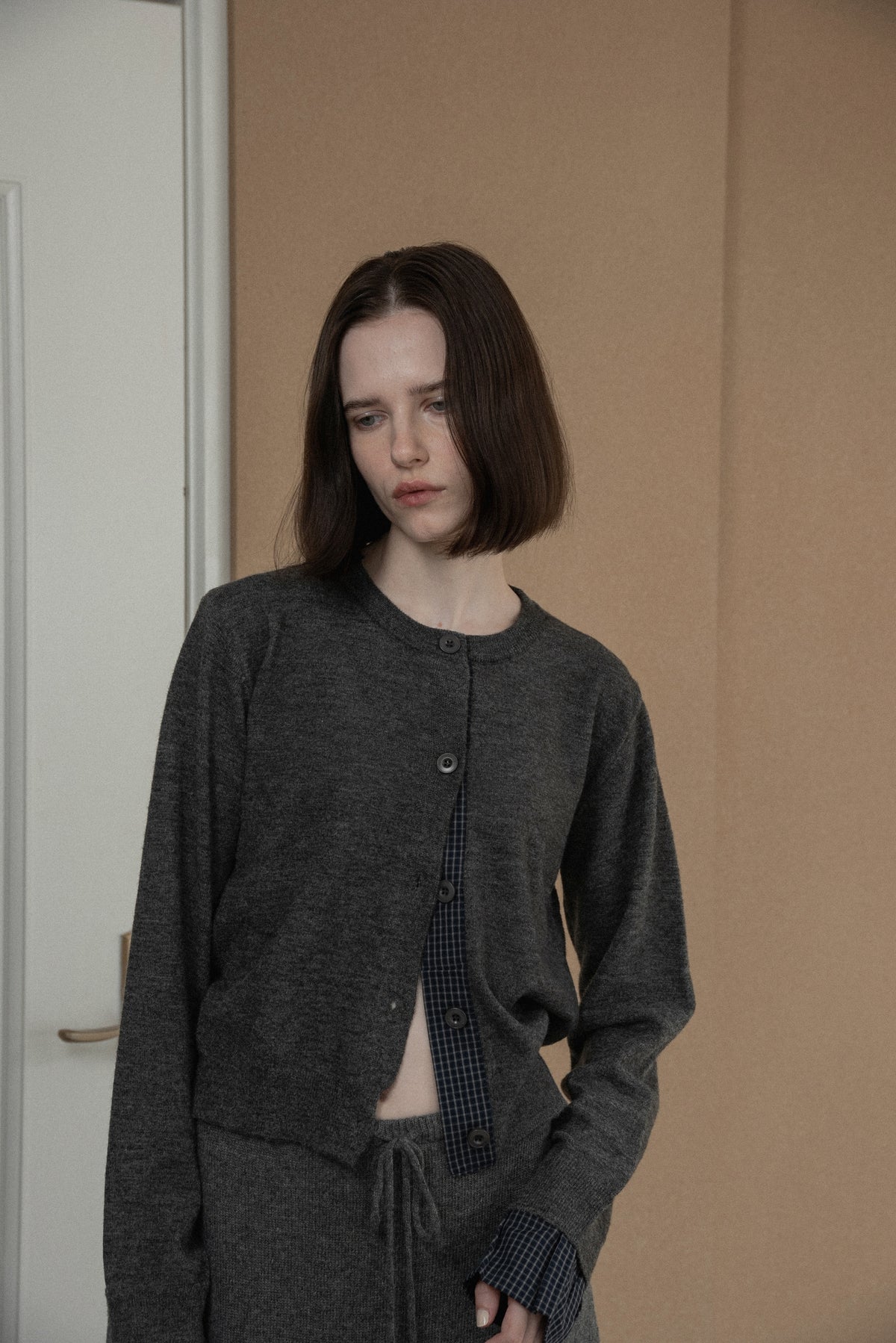 check layer knit cardigan