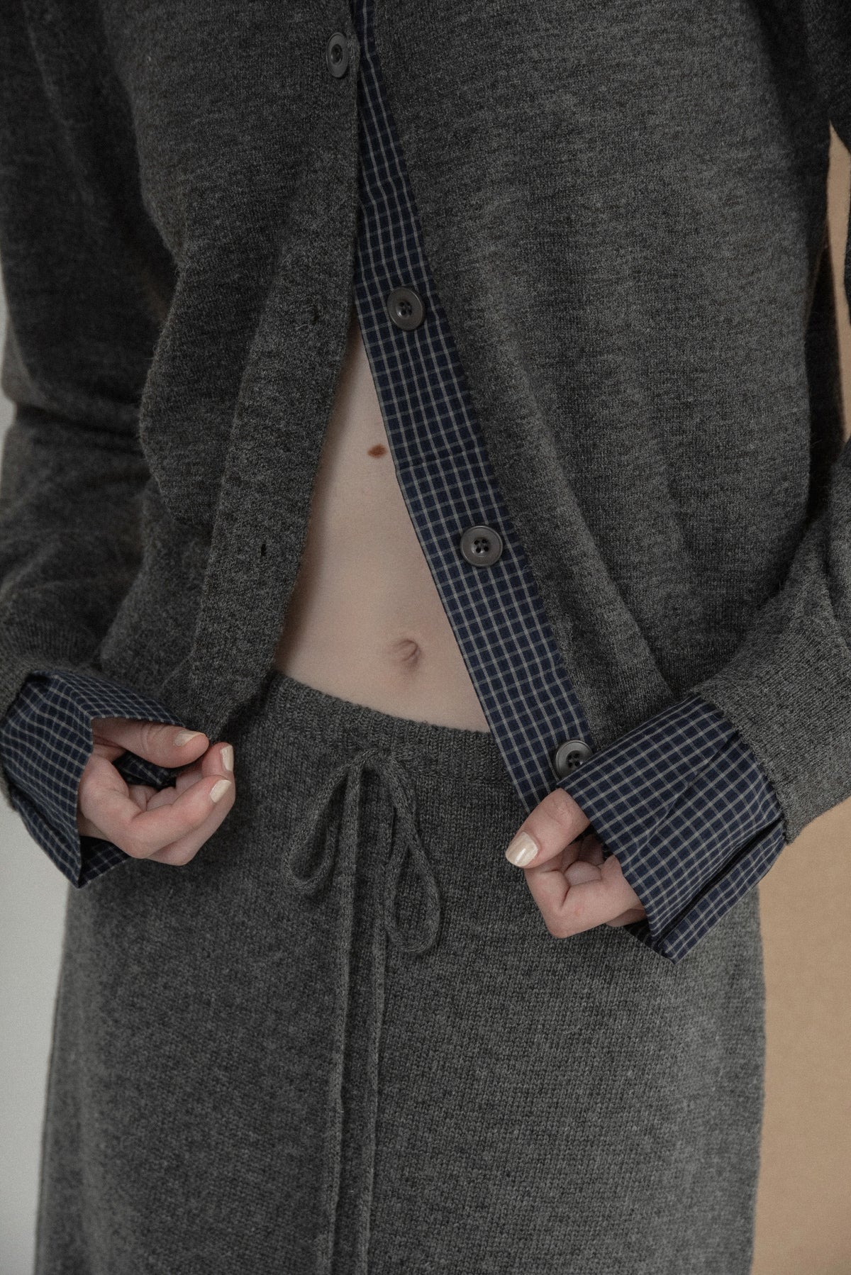 check layer knit cardigan