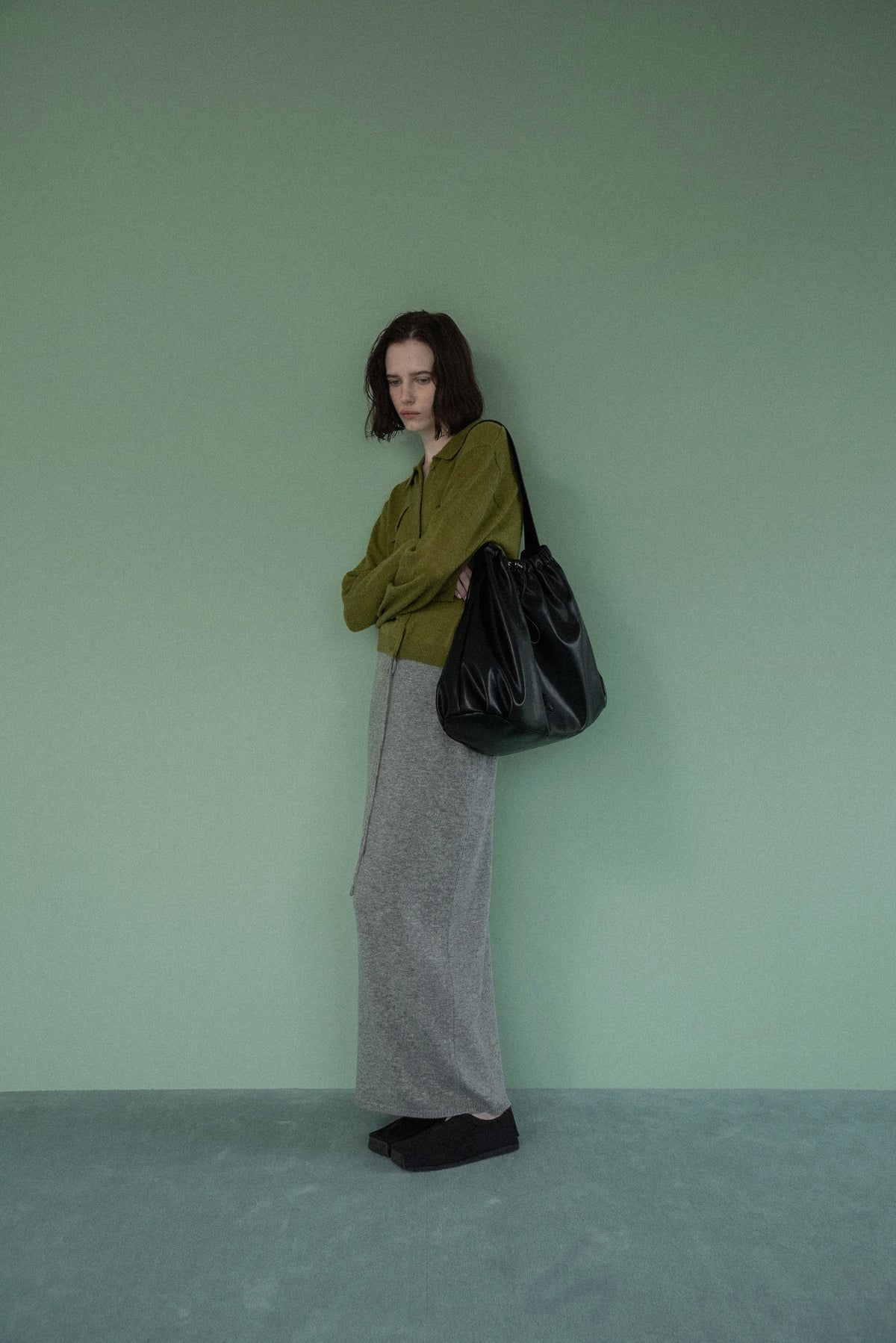 big circular form single handle gather bag
