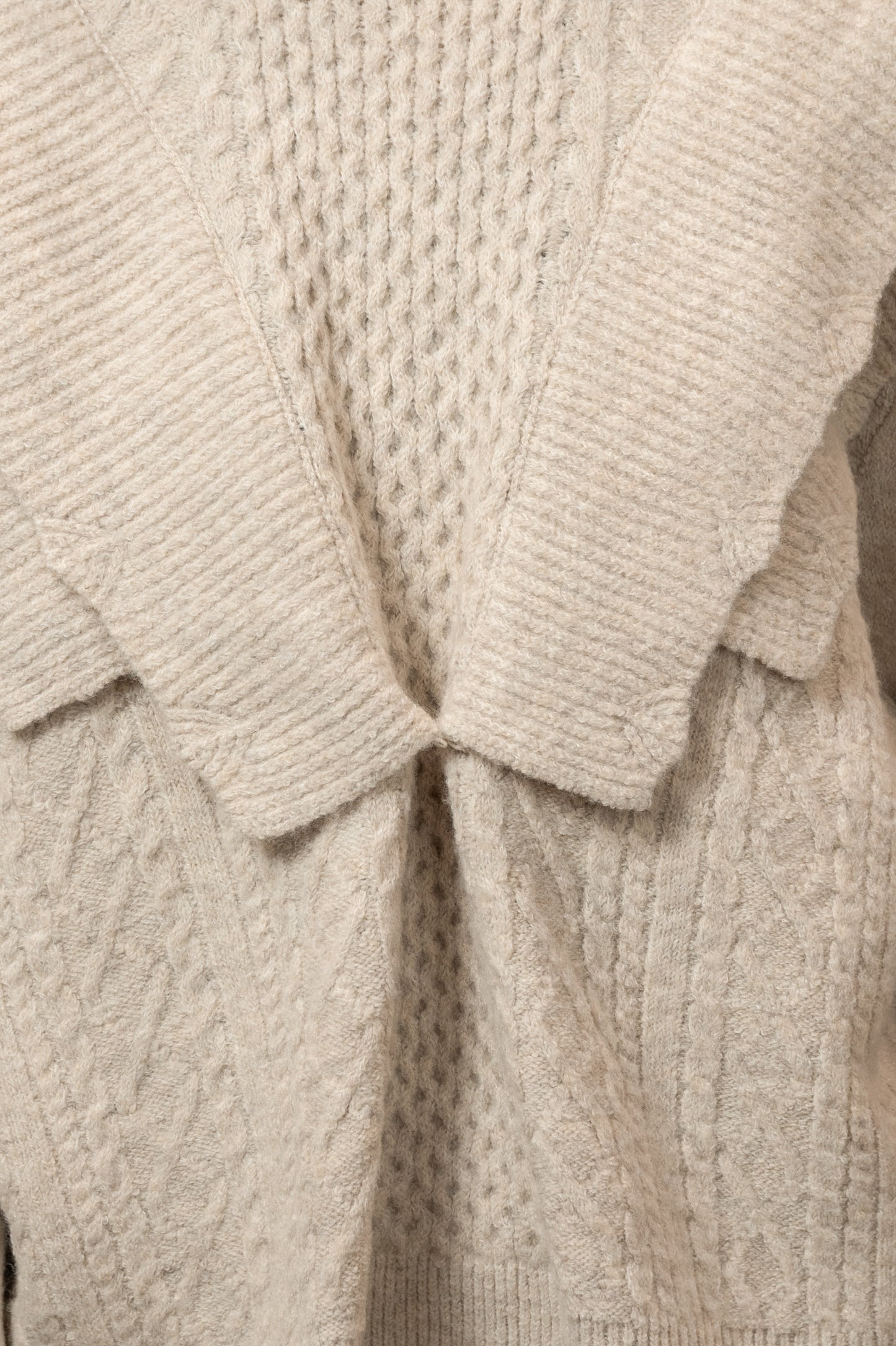 rib frill volume sleeve cable knit