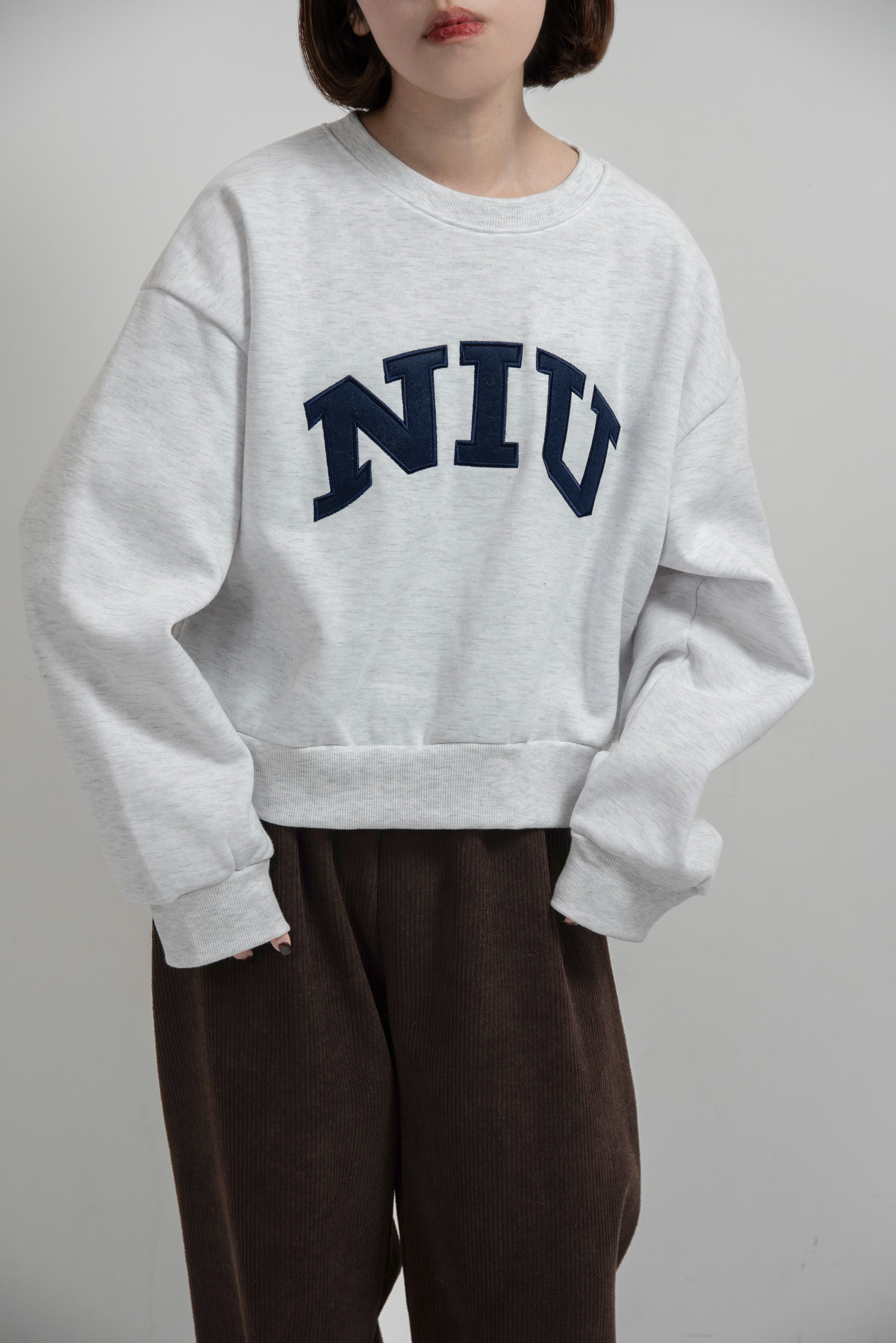 logo point round neck short sweat – eim online（エイム オンライン）
