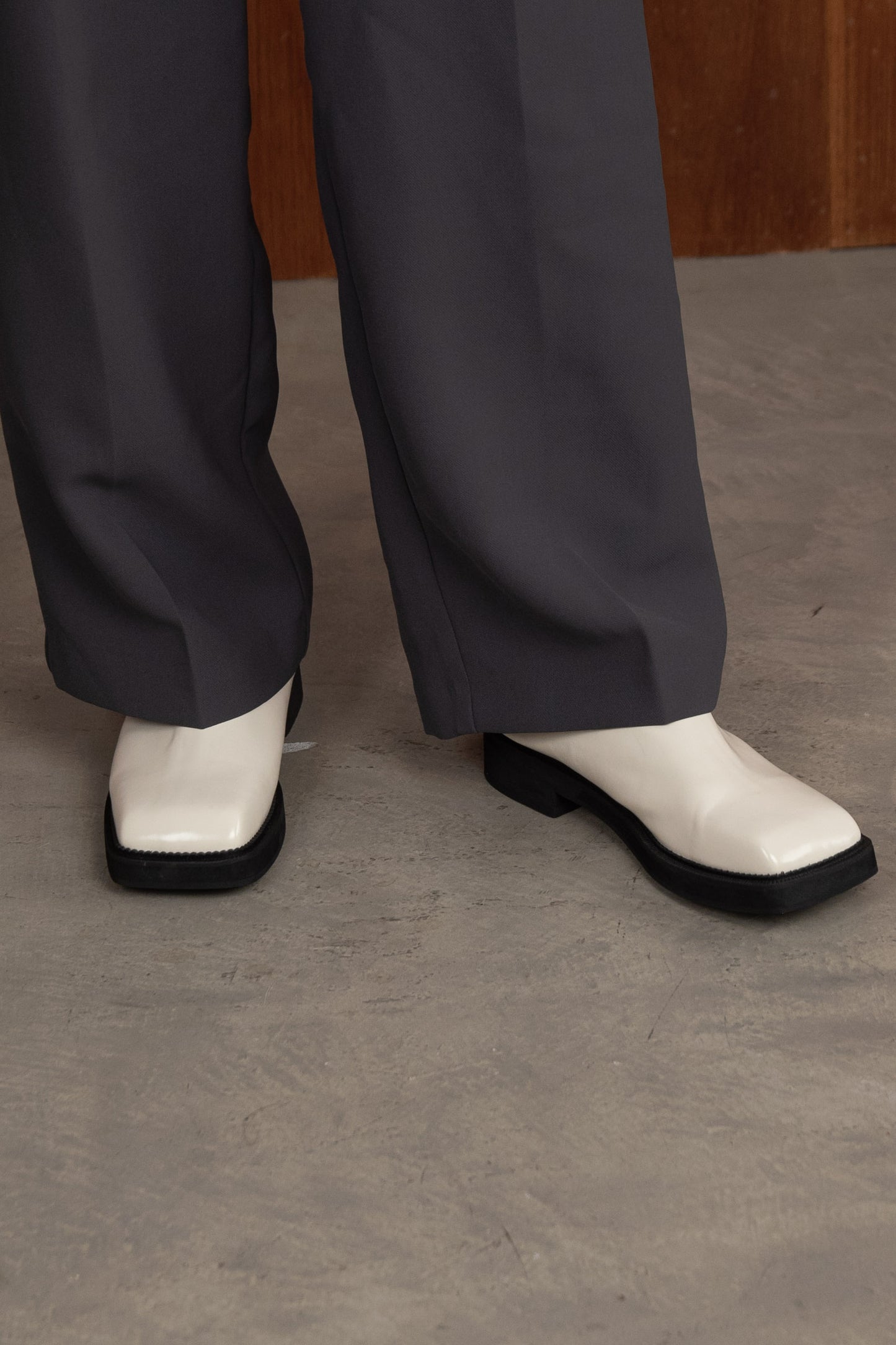 square toe flat shoes