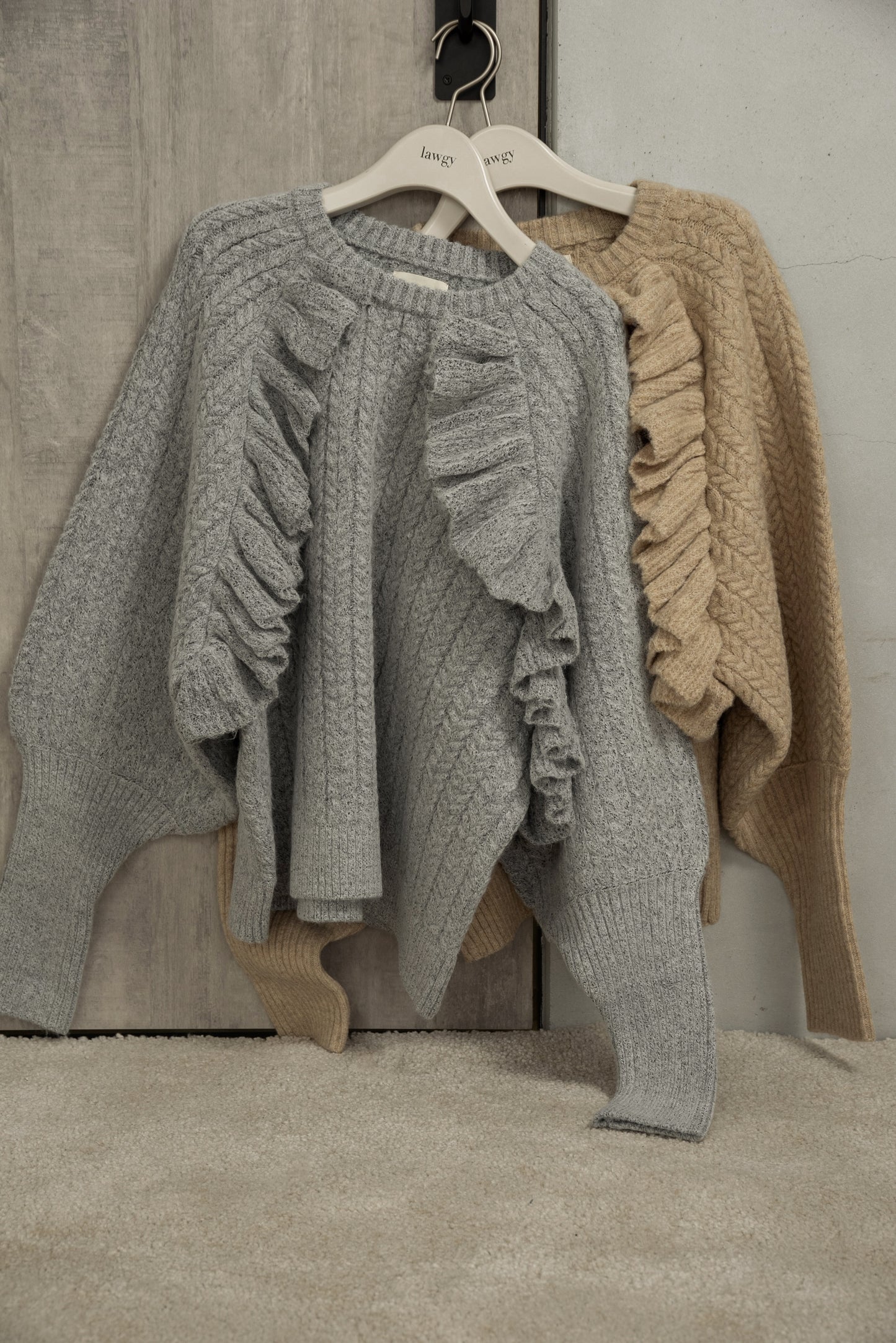 cable frill raglan sleeve knit