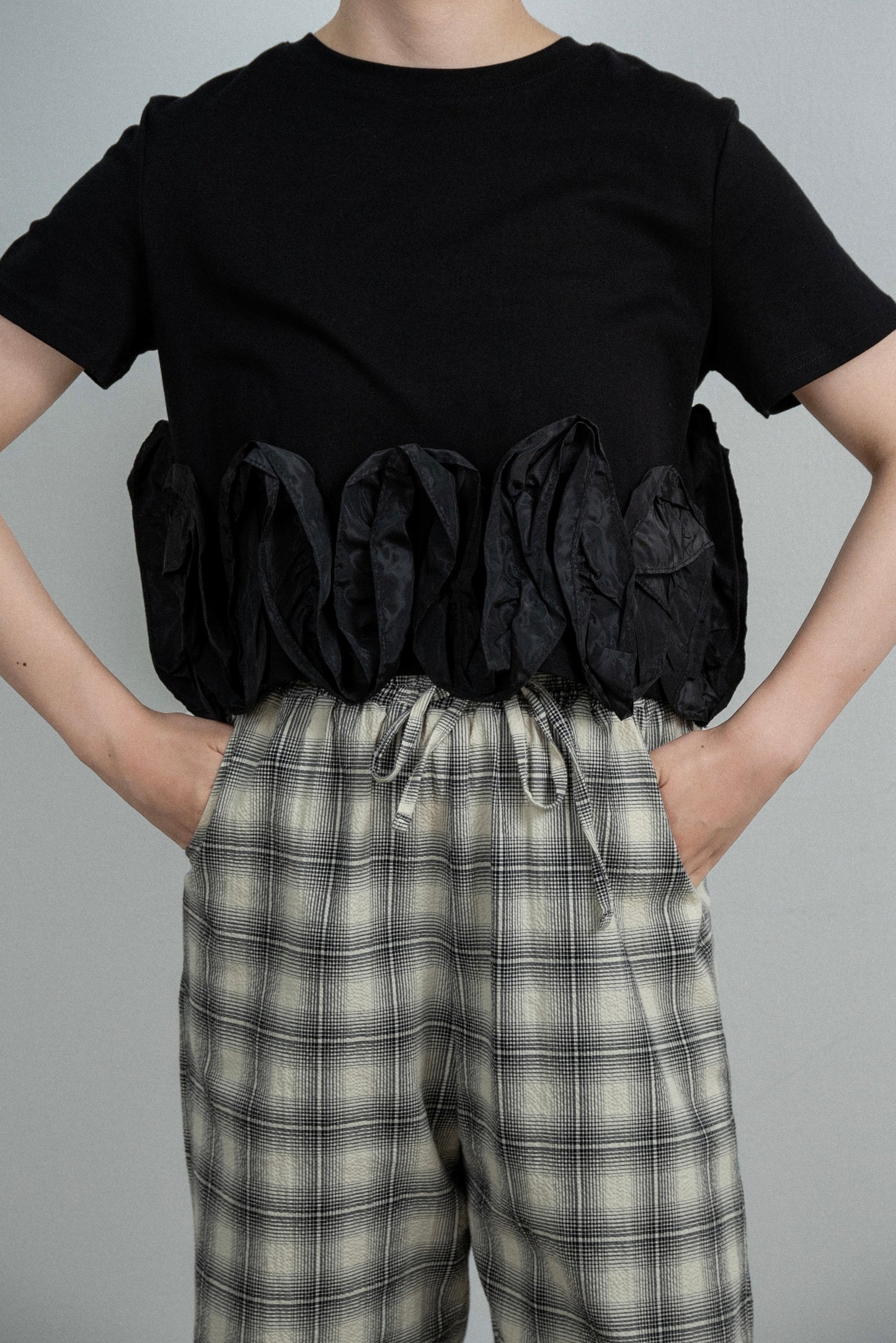 wavy frill round neck t