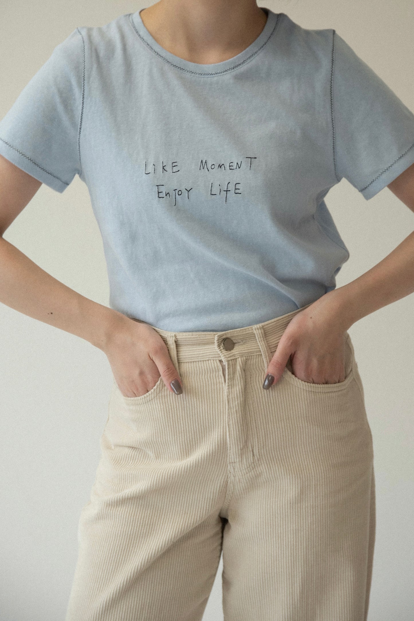 contrast stitch logo t