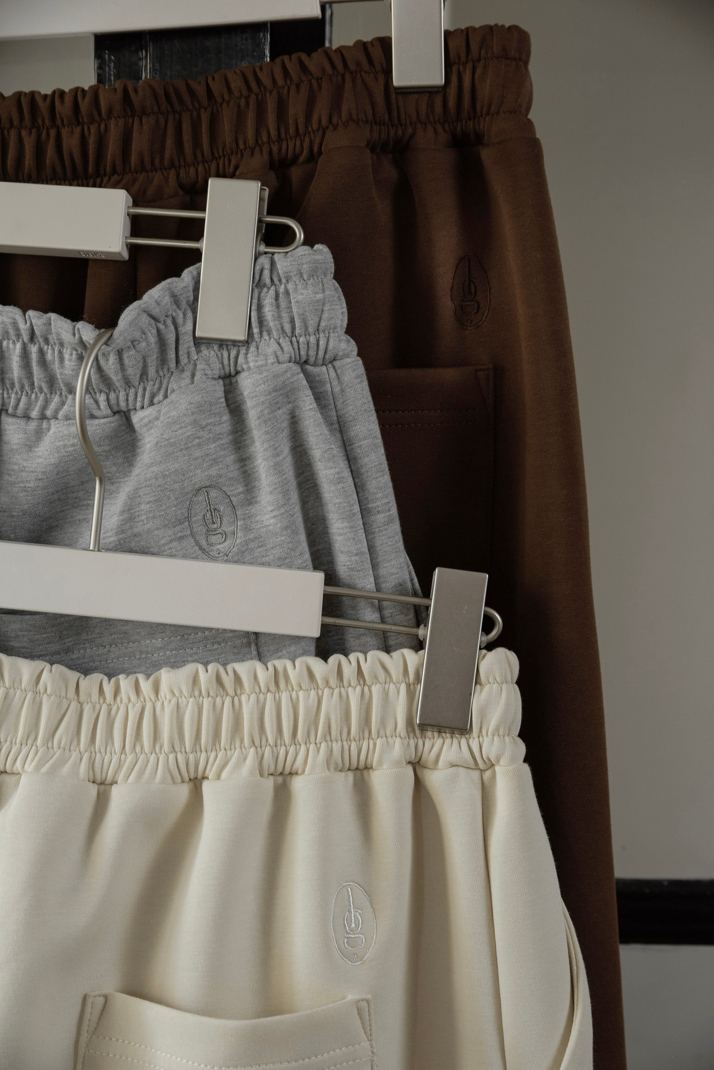 lawgy original logo embroidery sweat pants