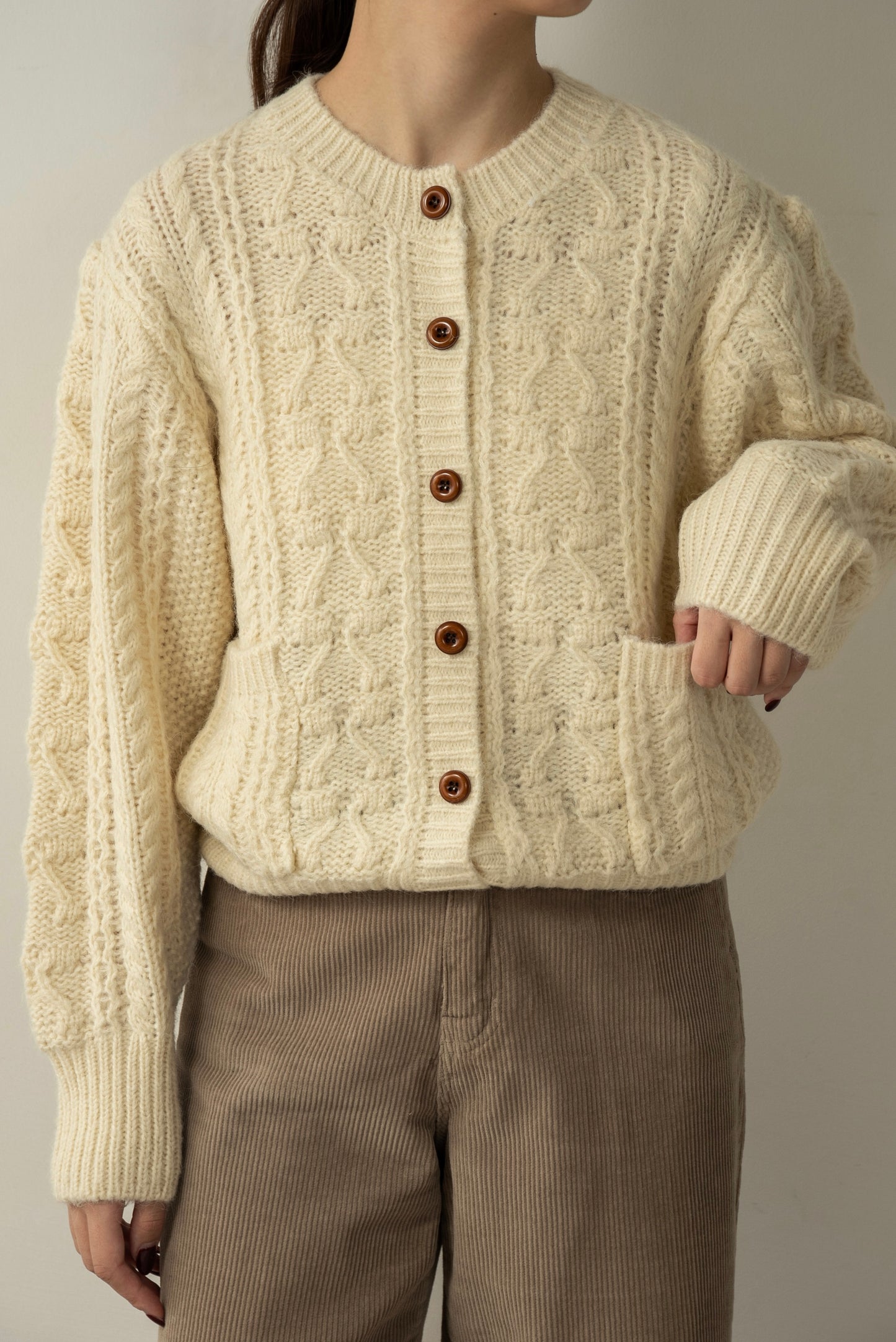 wood button like pocket cable cardigan