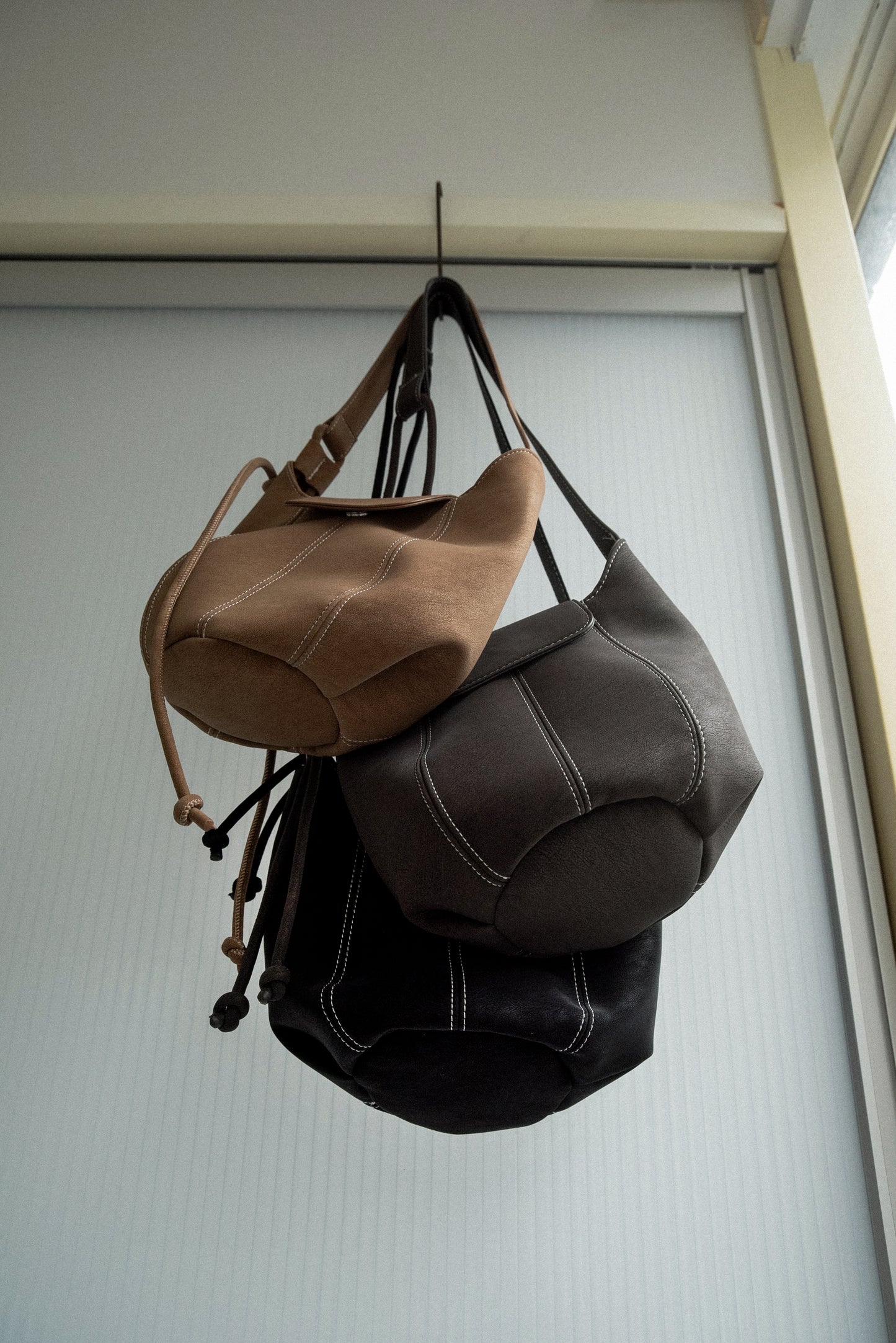 2way round form flap bag