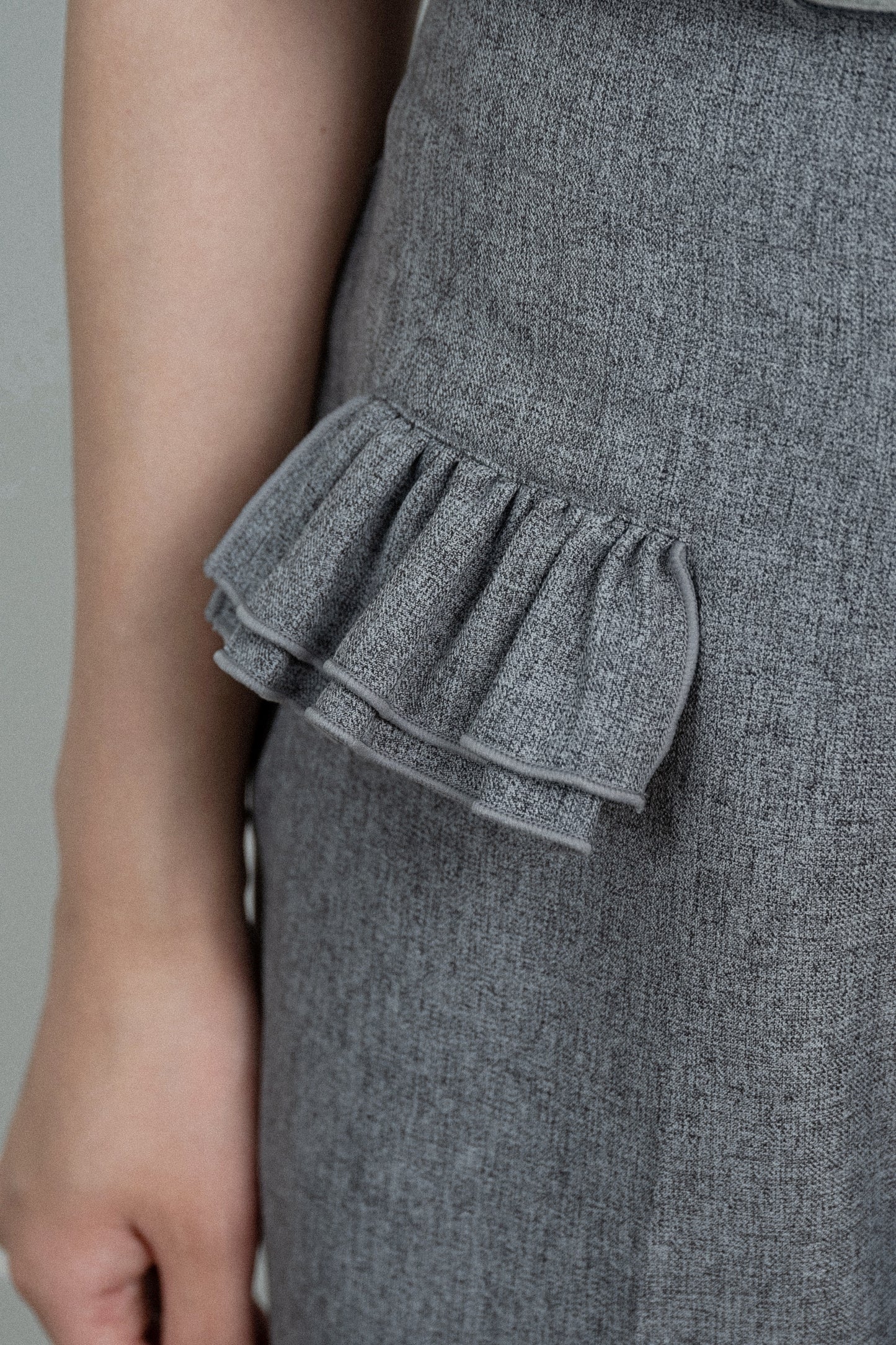 flap frill straight silhouette pants