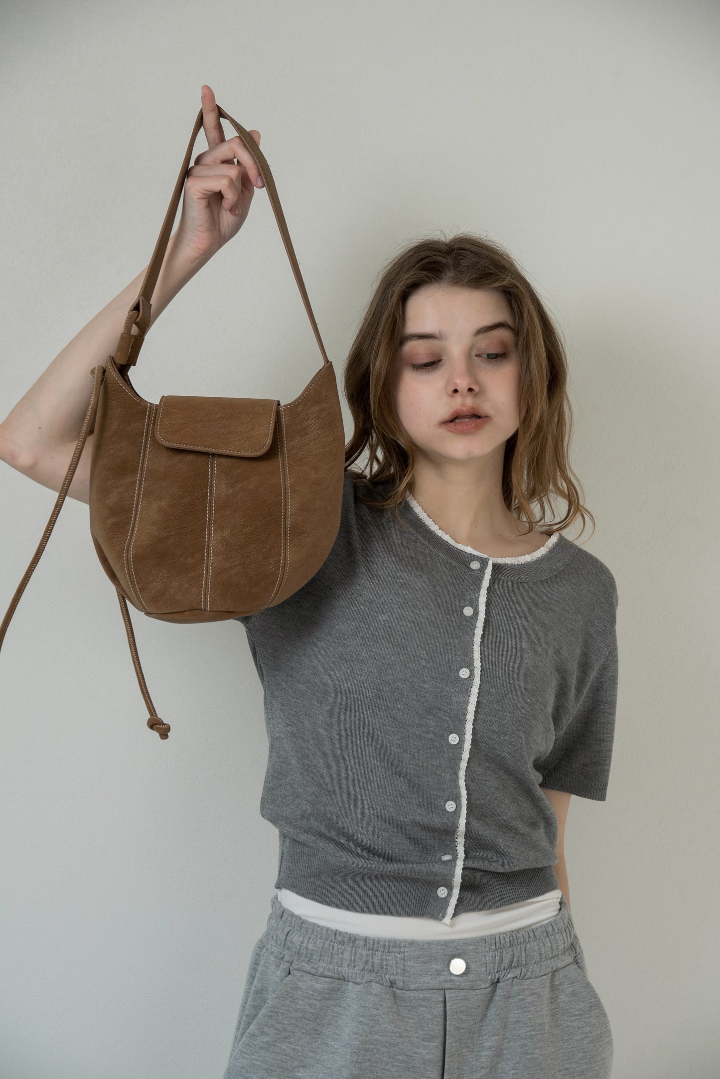 2way round form flap bag