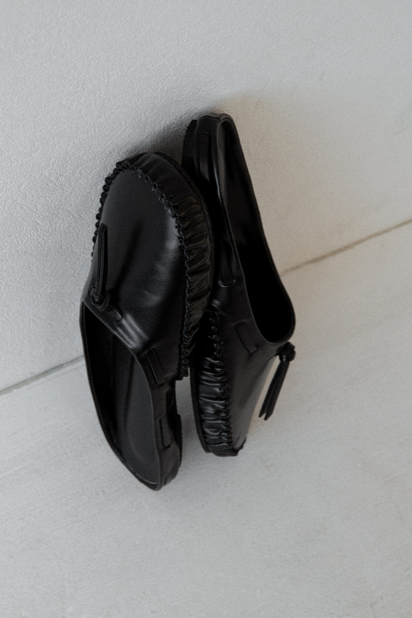tied detail moccasin sabo