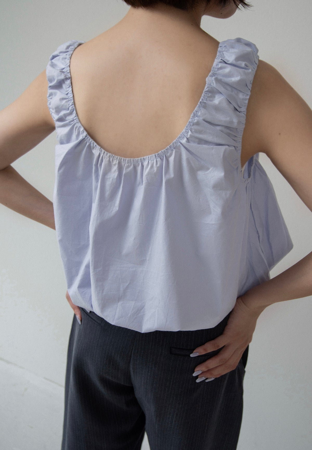 balloon gather sleeveless tops