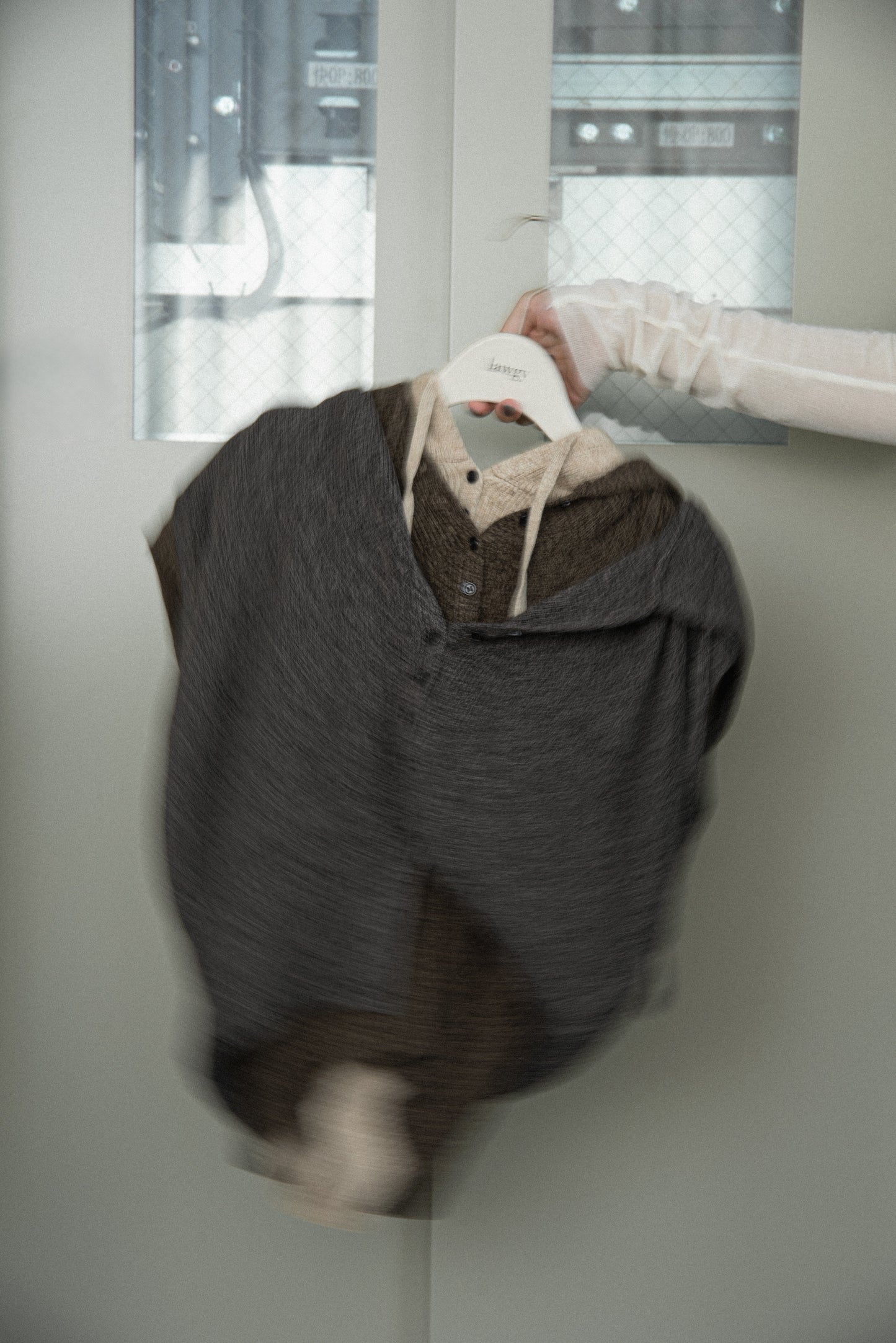 melange yarn string hood knit vest