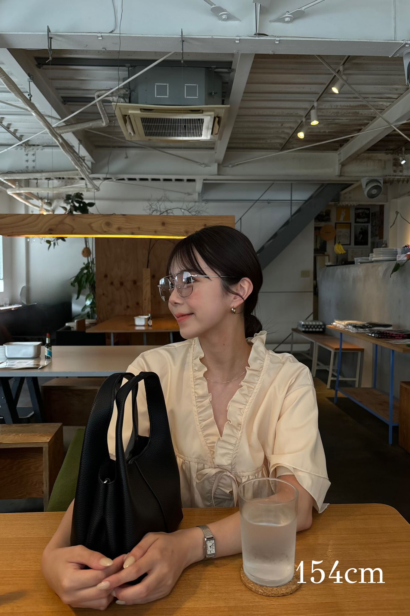 v frill line gather ribbon blouse