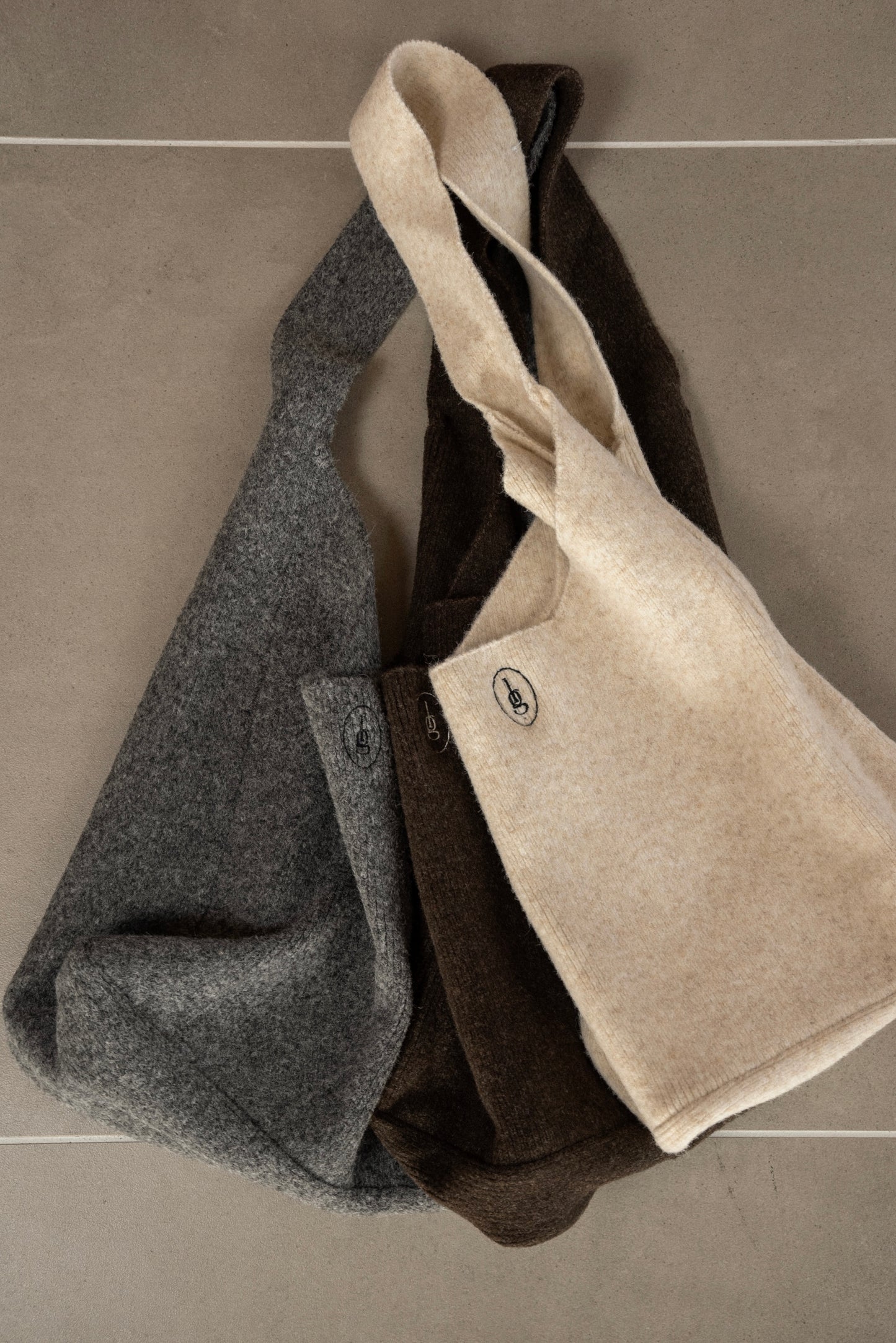 embroidery logo one handle knit bag