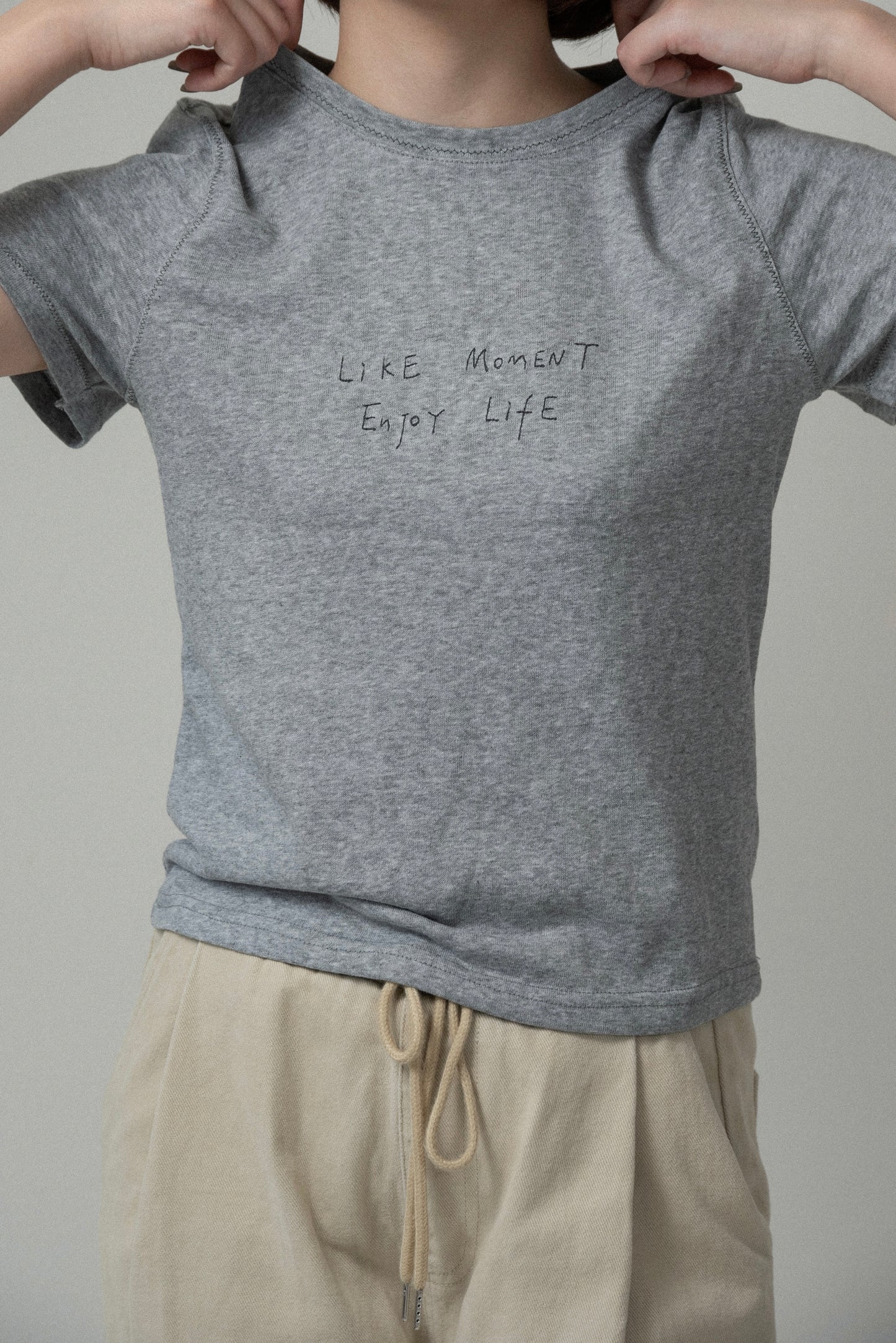 contrast stitch logo t