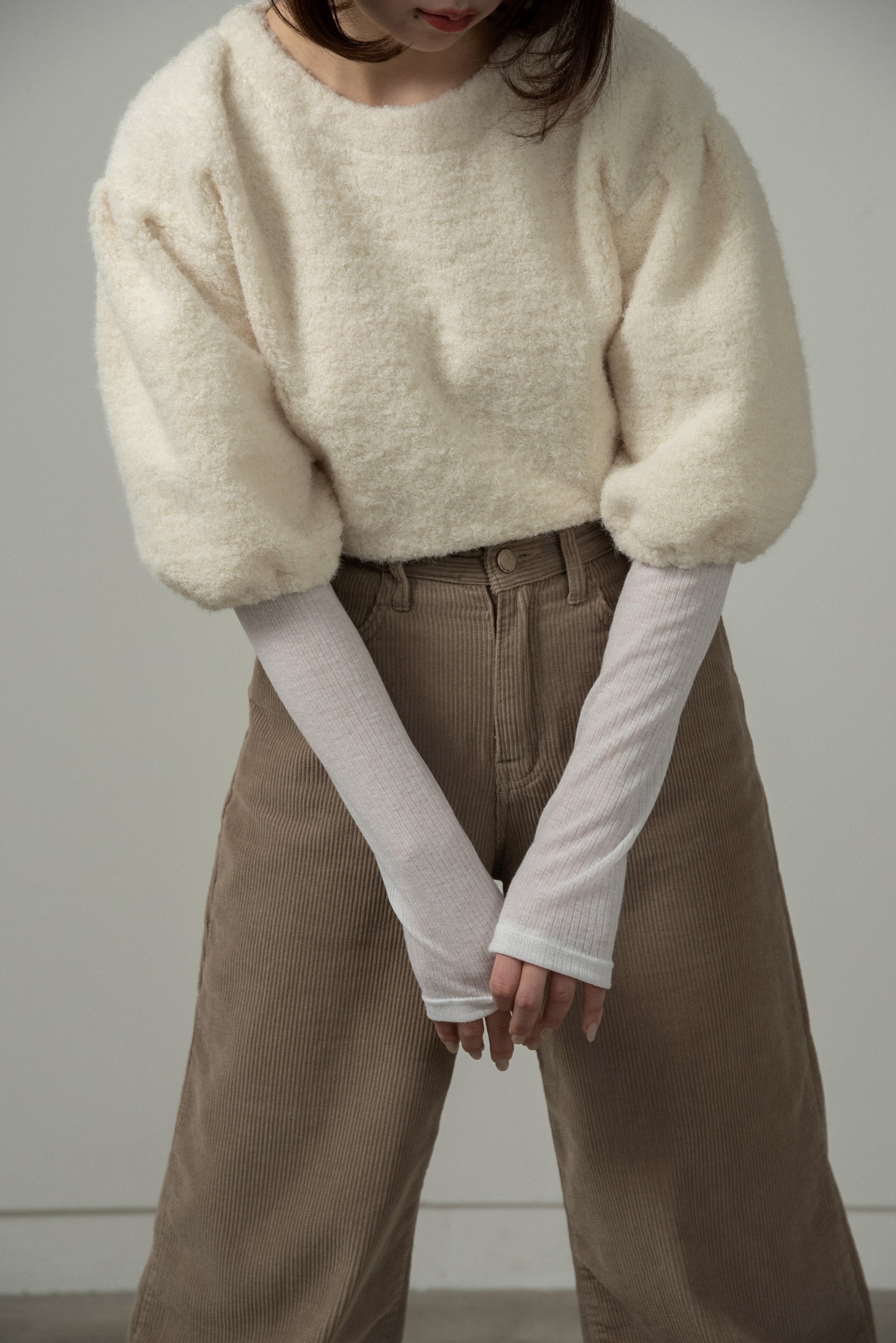 fluffy puff shoulder short tops – eim online（エイム オンライン）