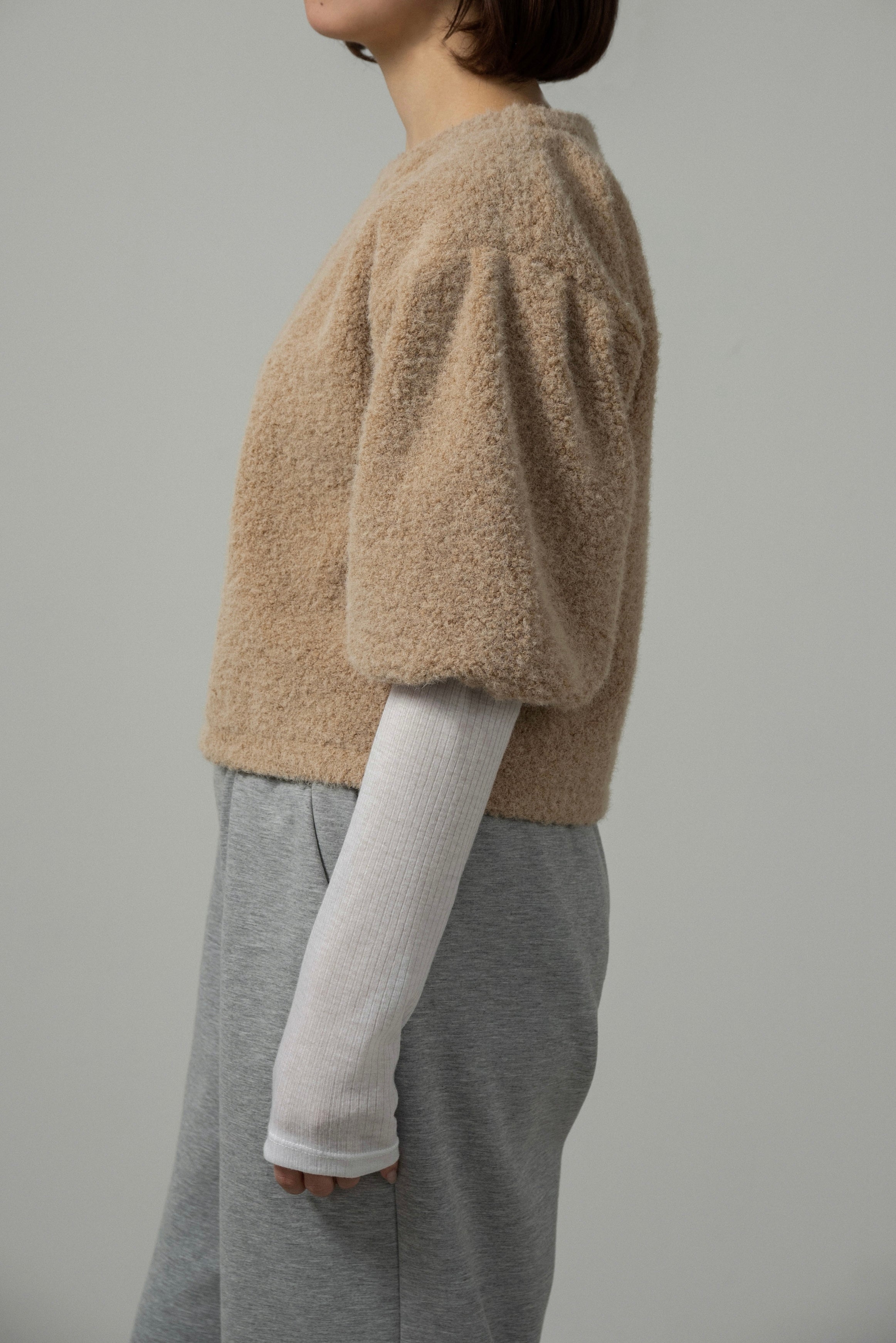 fluffy puff shoulder short tops – eim online（エイム オンライン）