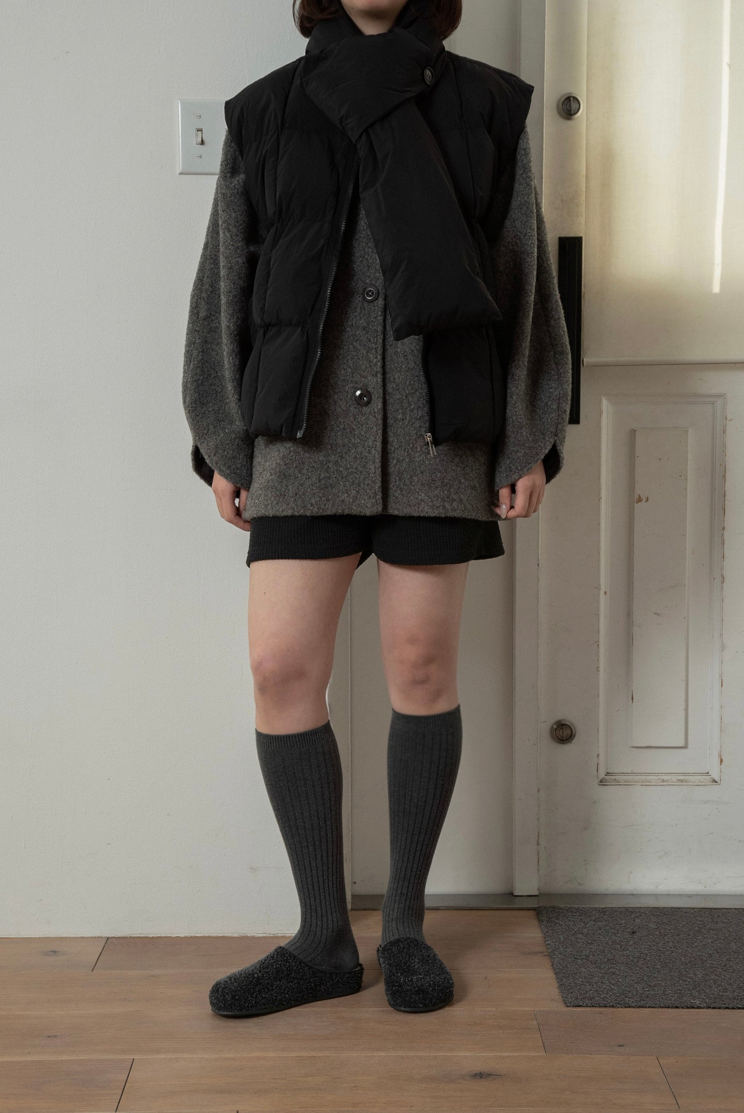 muffler set round hem quilting vest