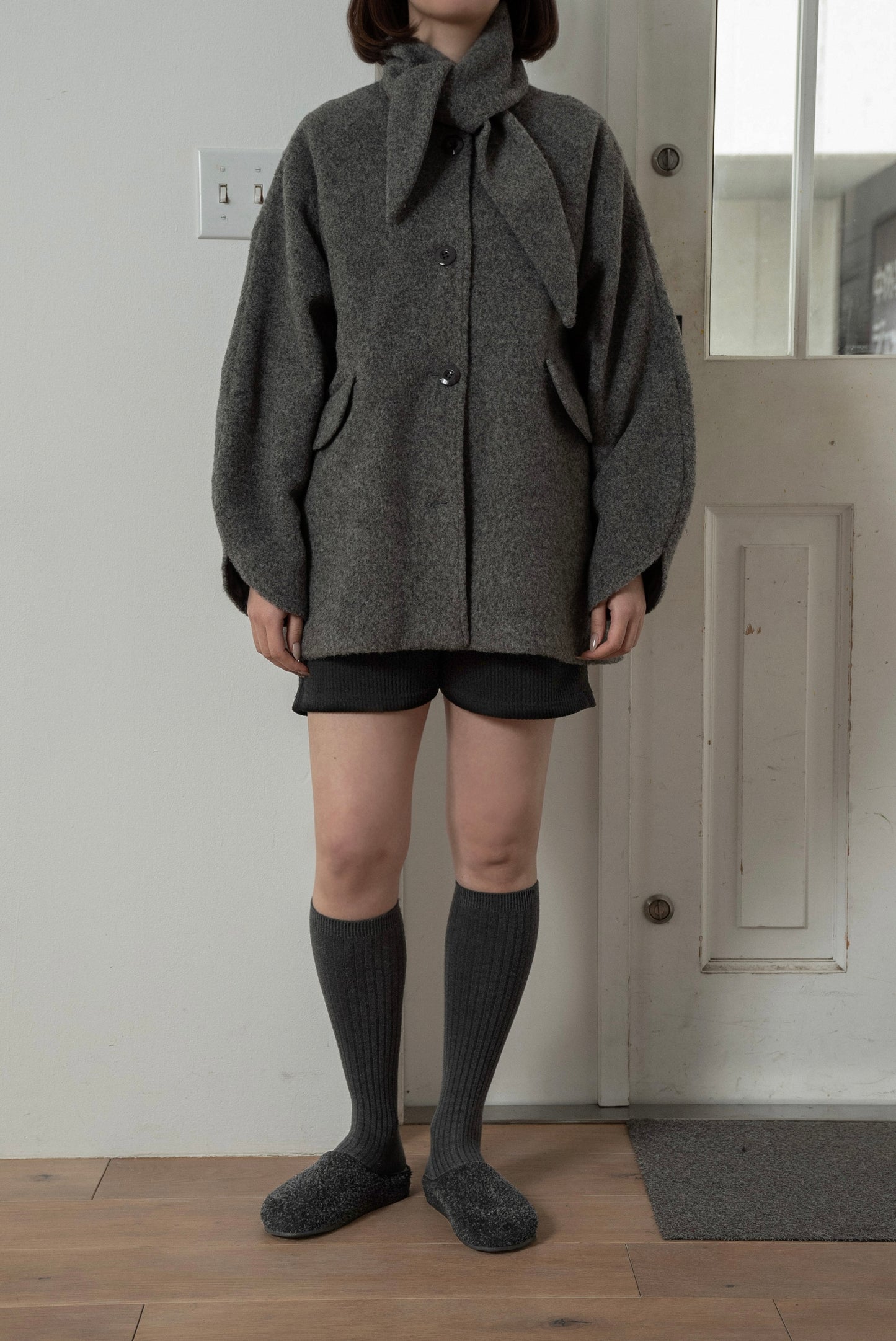 muffler set sleeve cut coat
