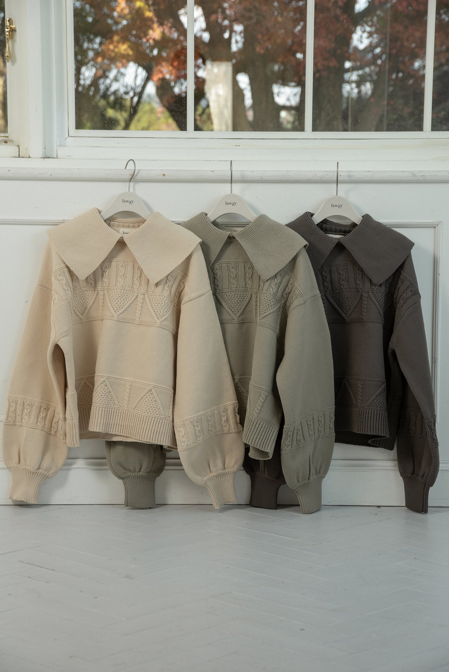 big collar pattern volume sleeve knit