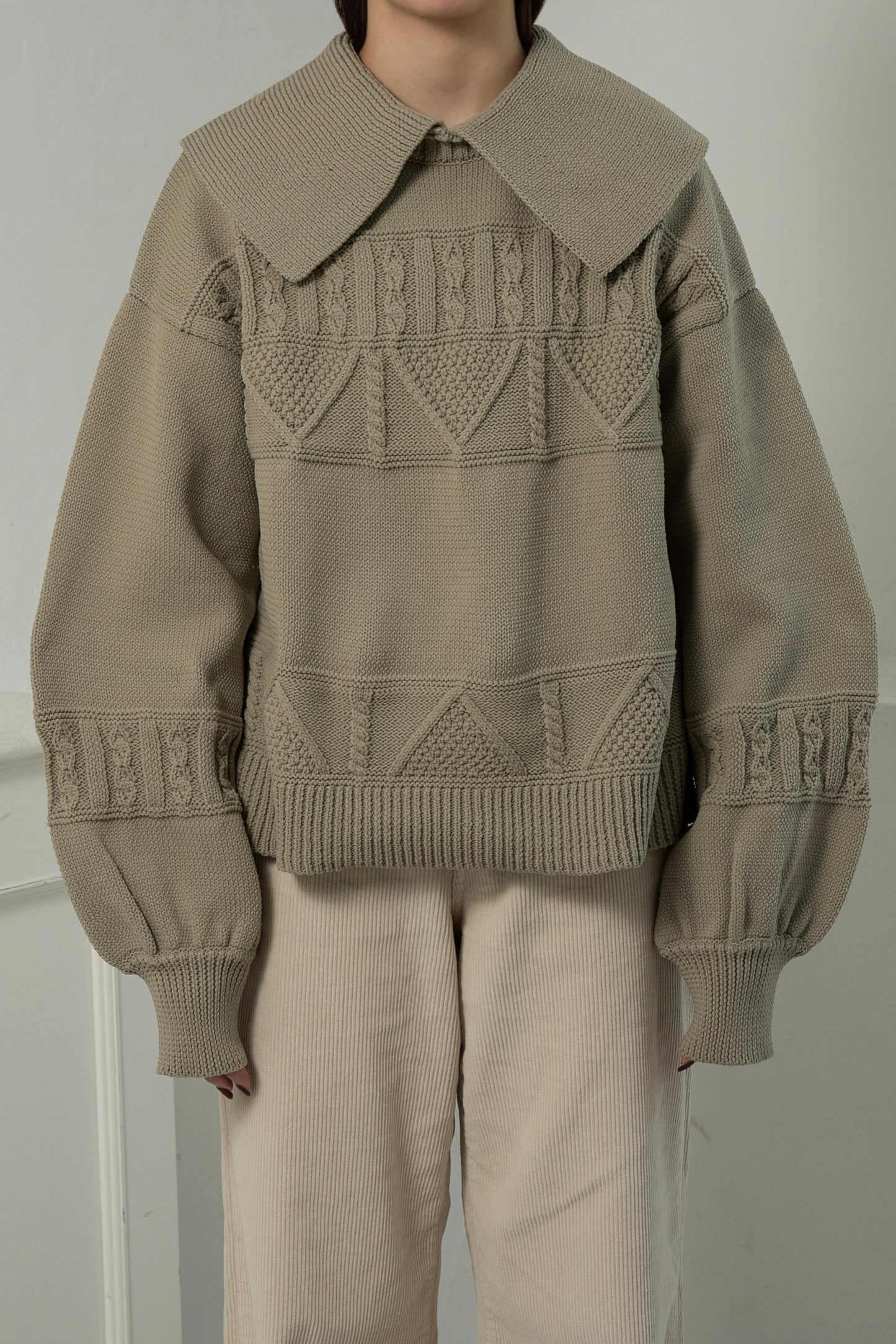 big collar pattern volume sleeve knit