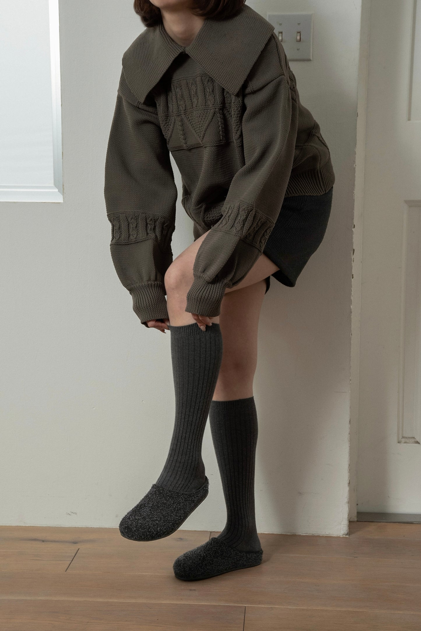 big collar pattern volume sleeve knit