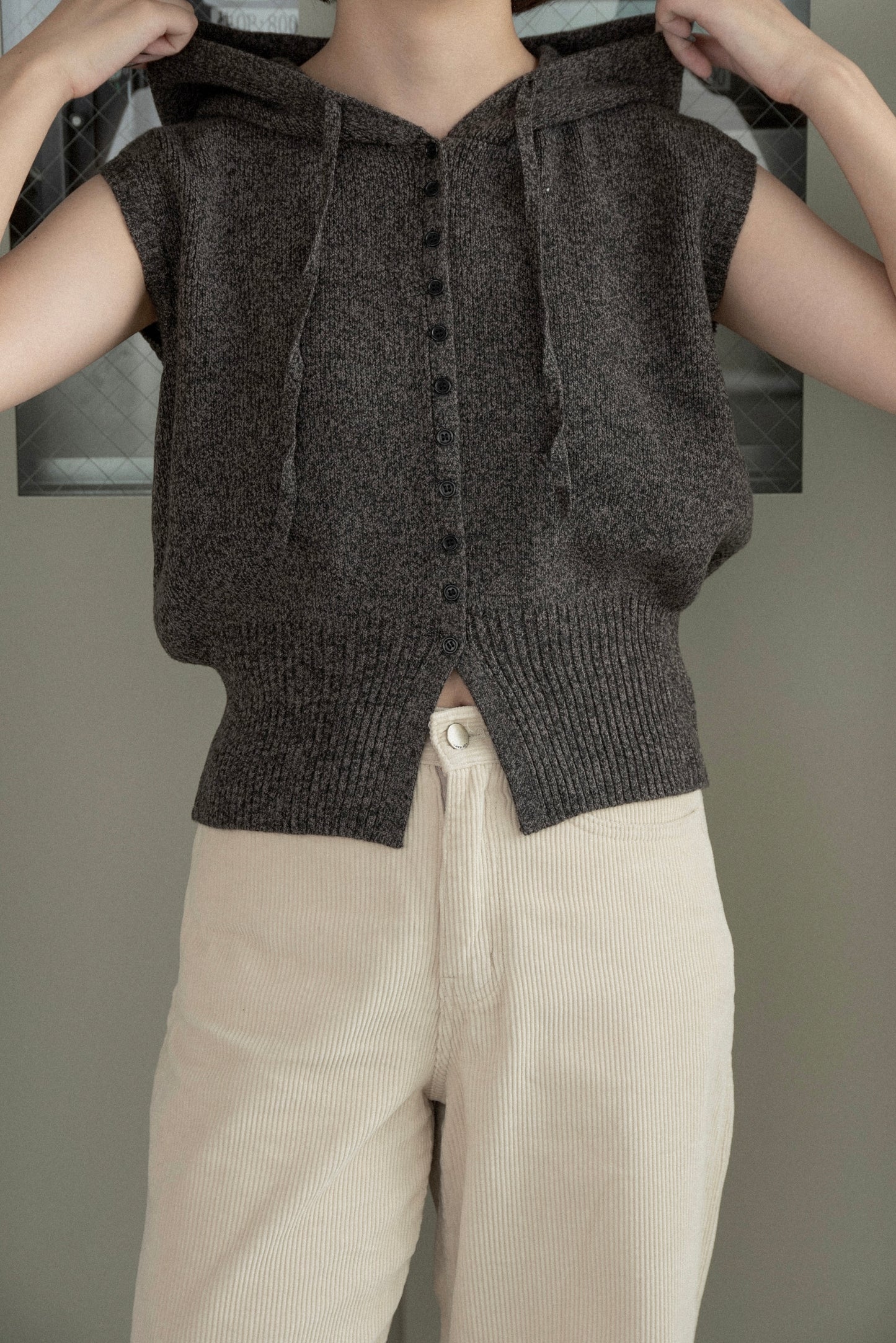 melange yarn string hood knit vest